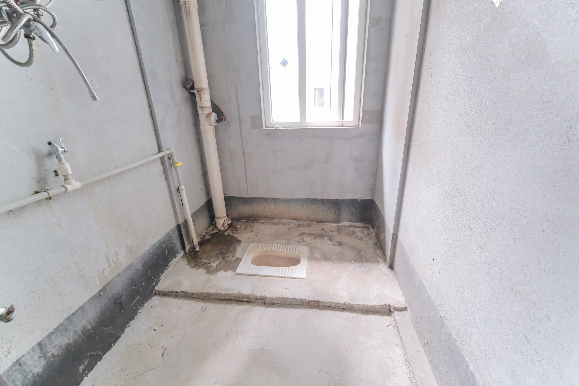 荣盛花语城 4室2厅2卫 76.8万 荣盛花语城 4室2厅2卫 76.8万卫生间