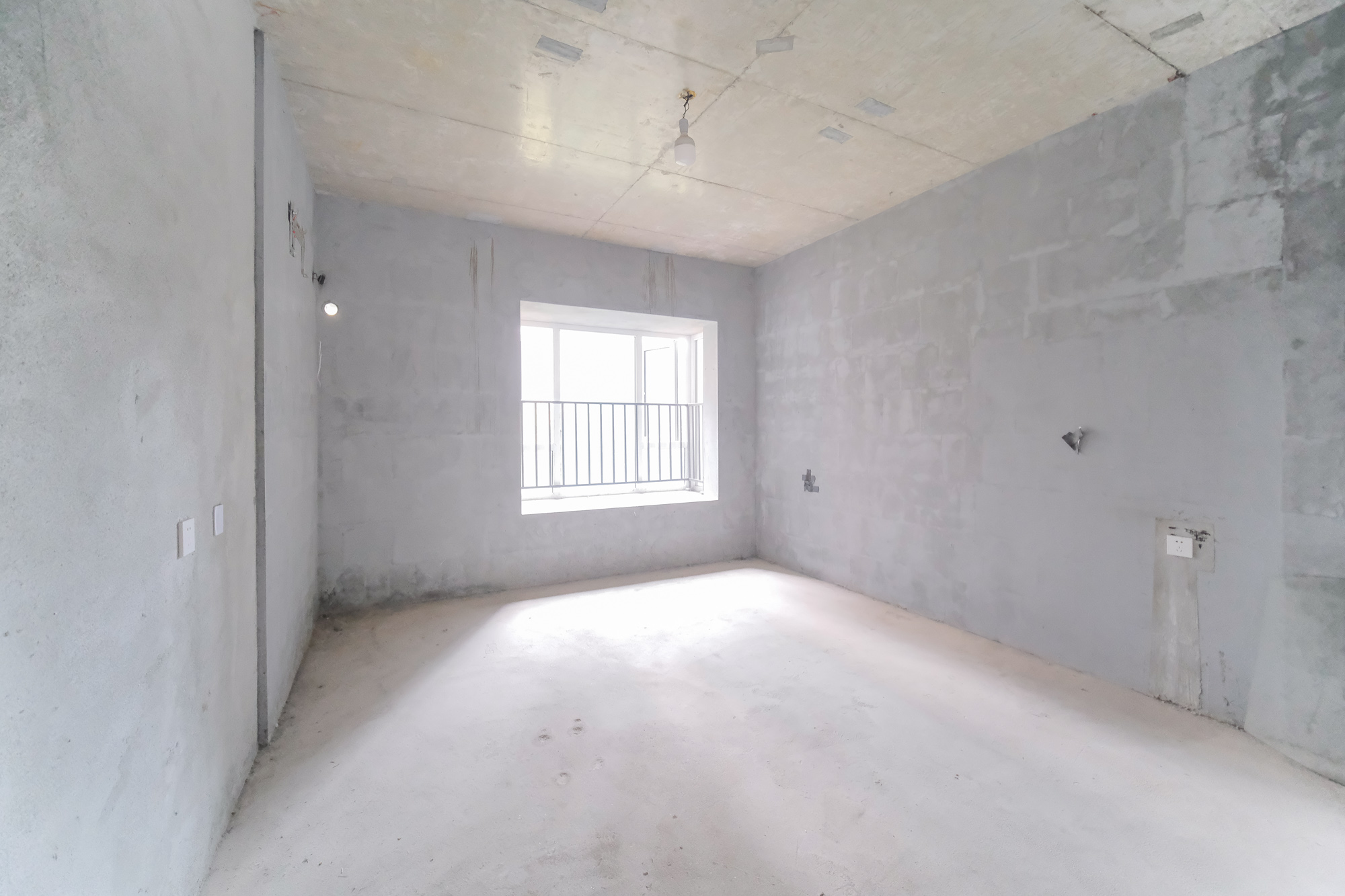 荣盛花语城 4室2厅2卫 76.8万 荣盛花语城 4室2厅2卫 76.8万卧室