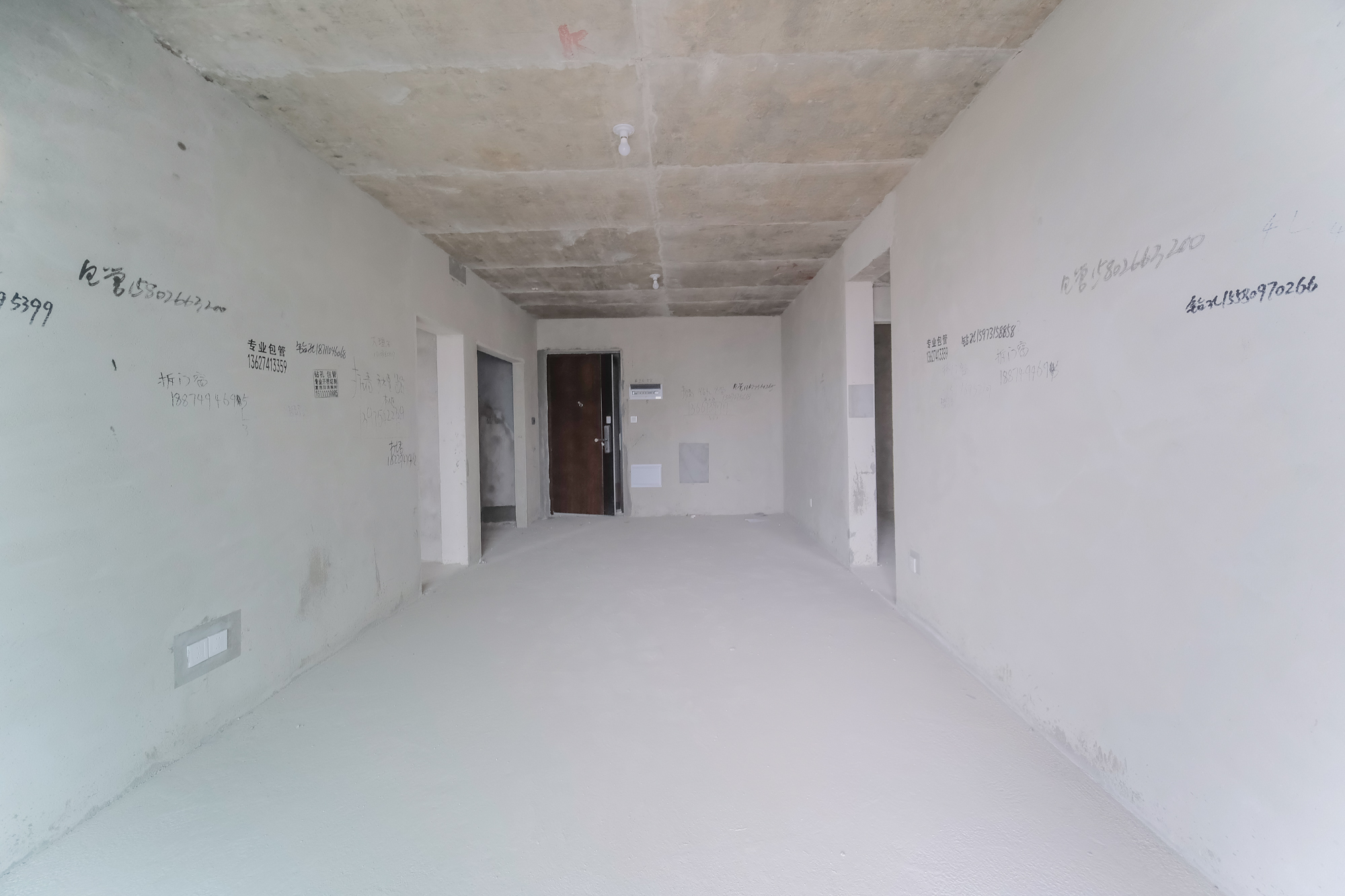 爱情公望府  3室2厅1卫    83.0万 爱情公望府  3室2厅1卫    83.0万客厅