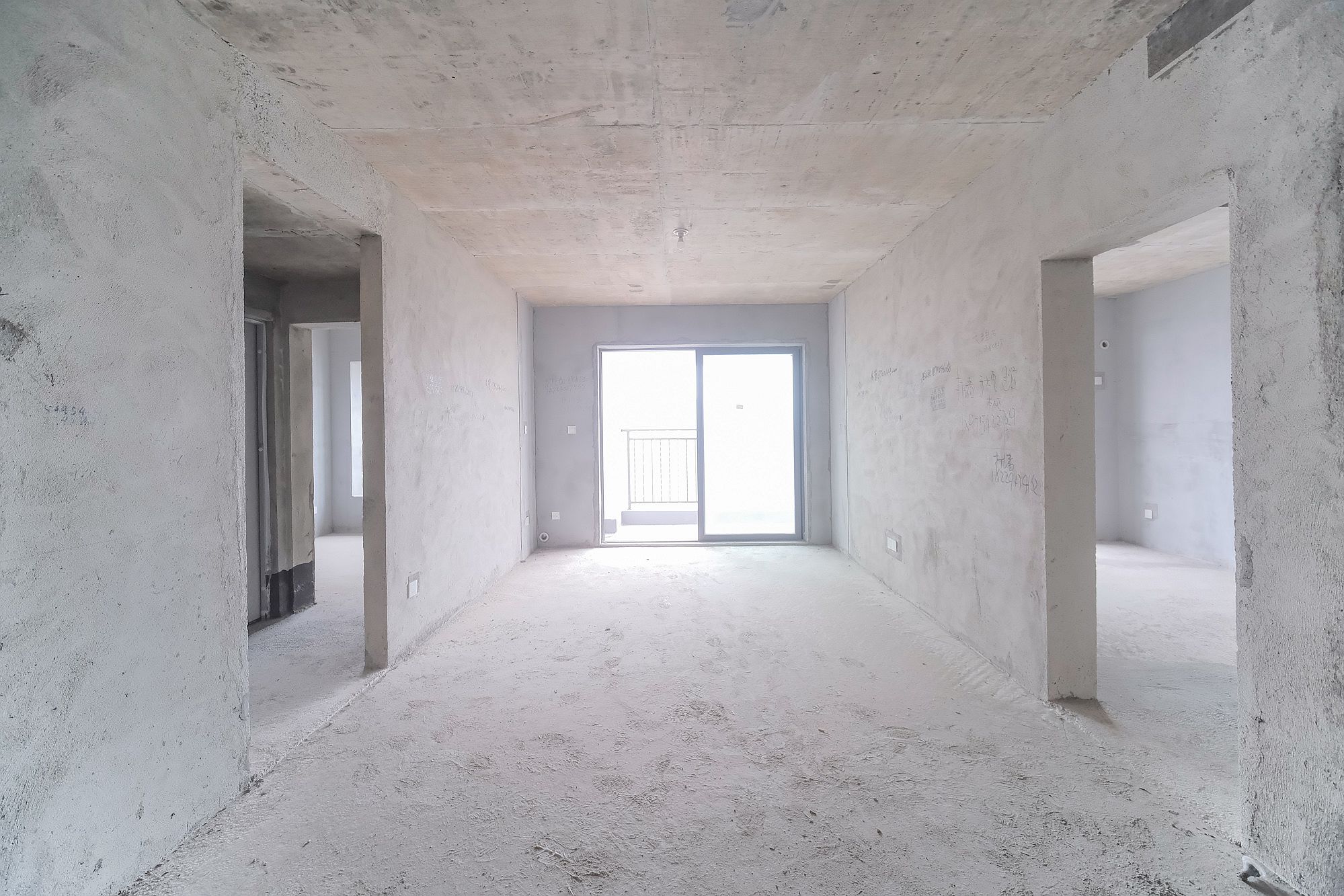 爱情公望府  3室2厅1卫    83.0万 爱情公望府  3室2厅1卫    83.0万客厅