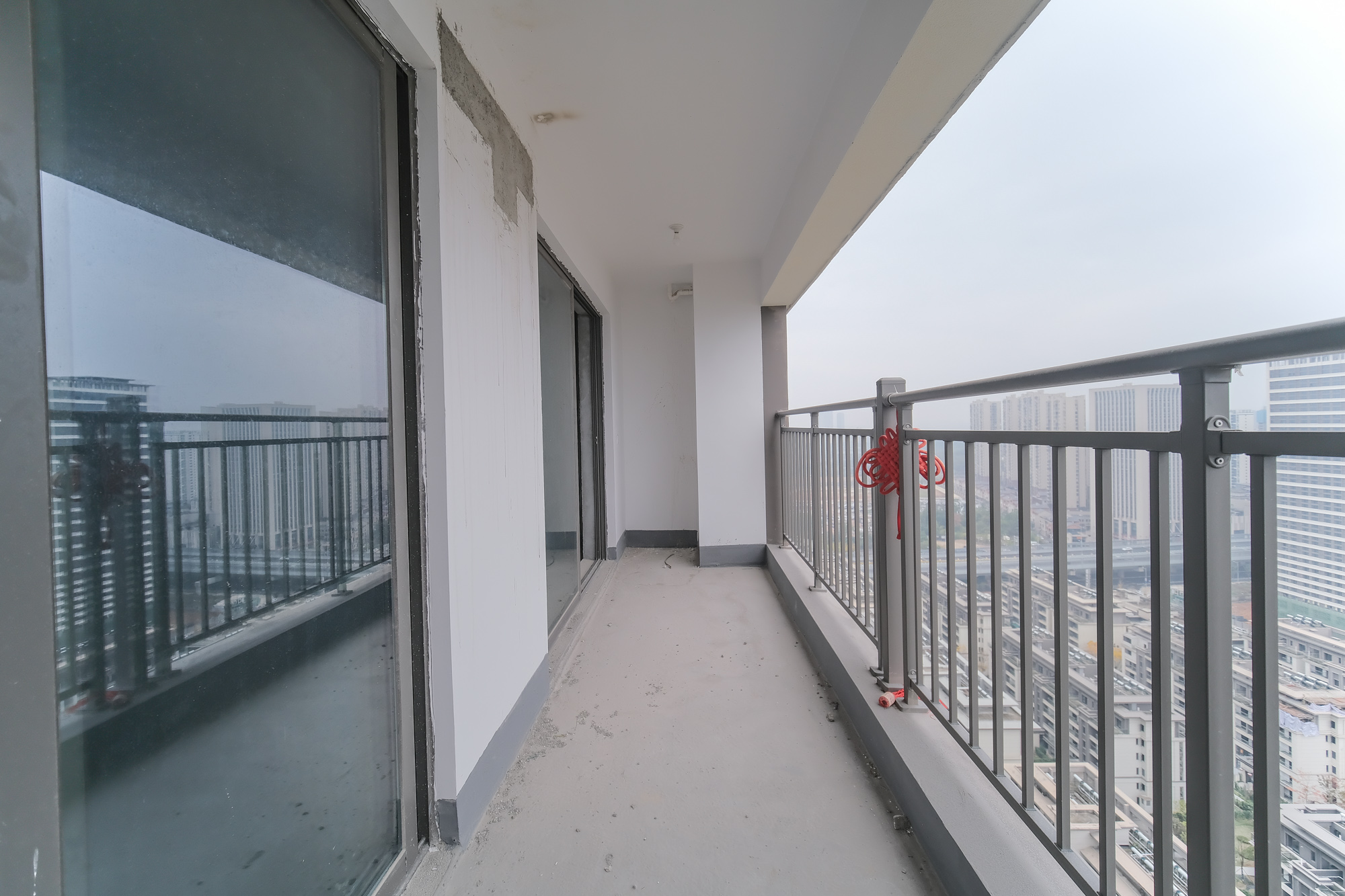 爱情公望府  3室2厅1卫    83.0万 爱情公望府  3室2厅1卫    83.0万阳台