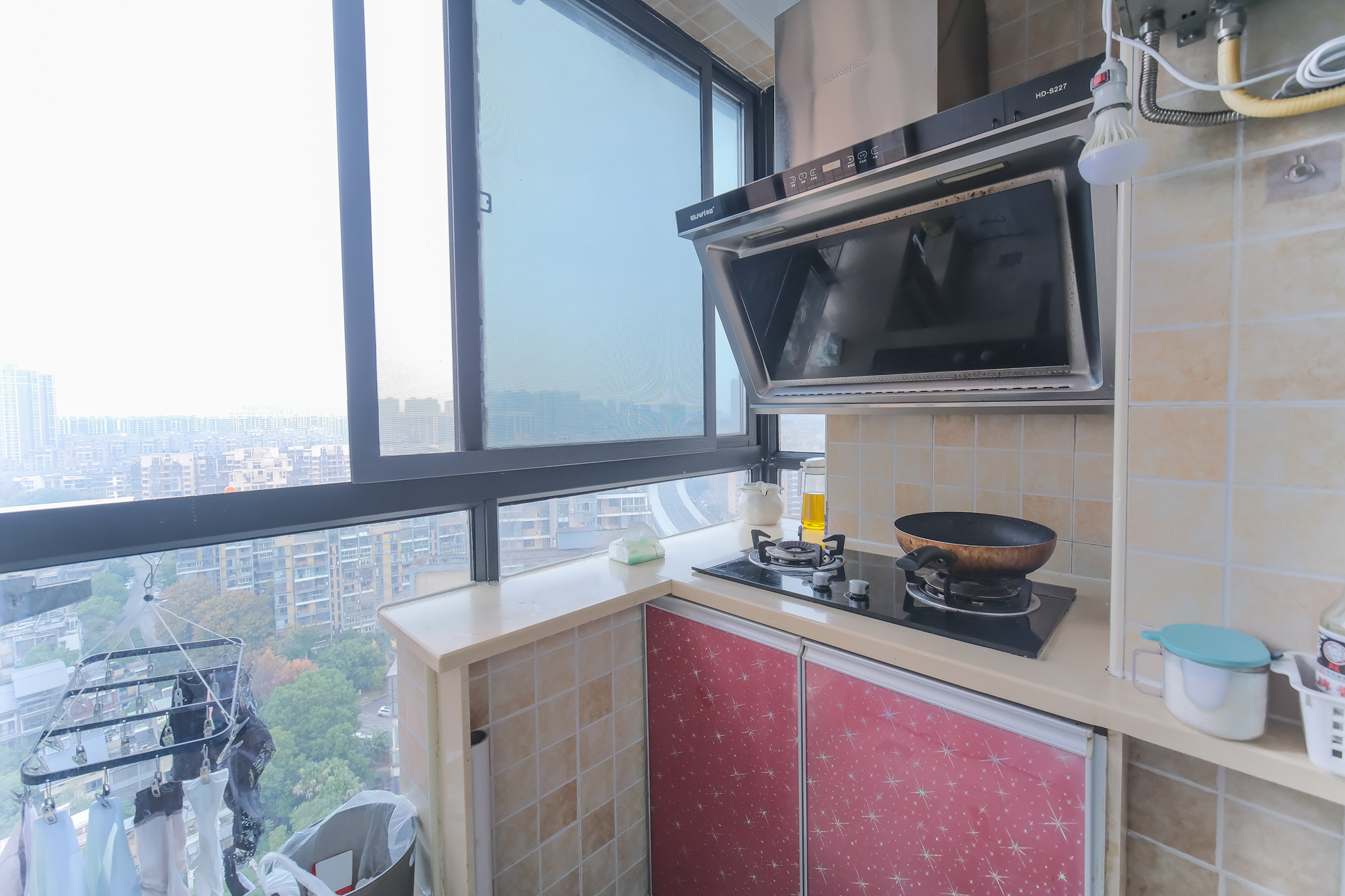 山水湾 1室1厅1卫 35.0万 山水湾 1室1厅1卫 35.0万厨房