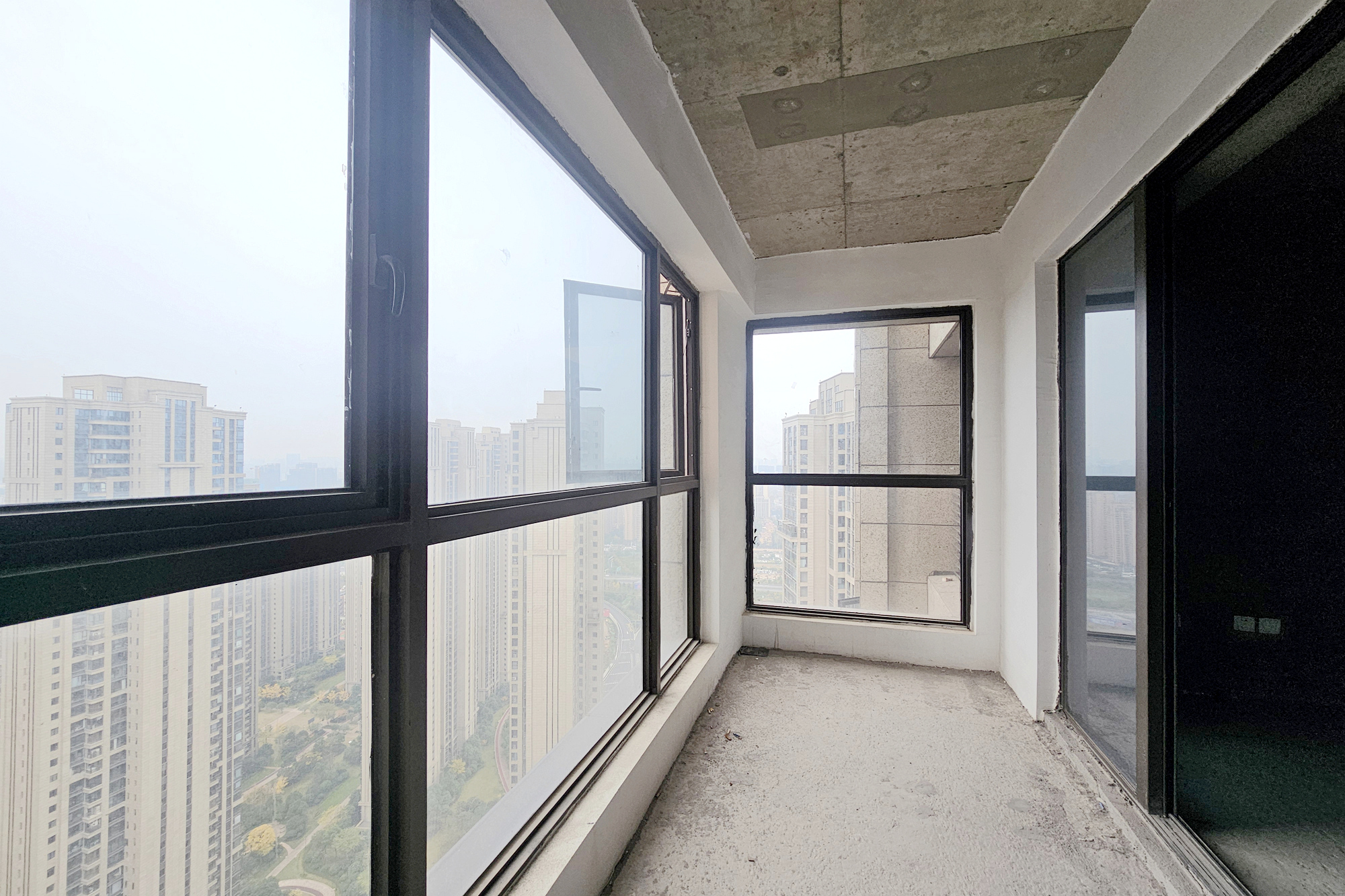 明昇壹城(明昇时代广场)二期  4室2厅2卫    189.0万 明昇壹城(明昇时代广场)二期  4室2厅2卫    189.0万阳台