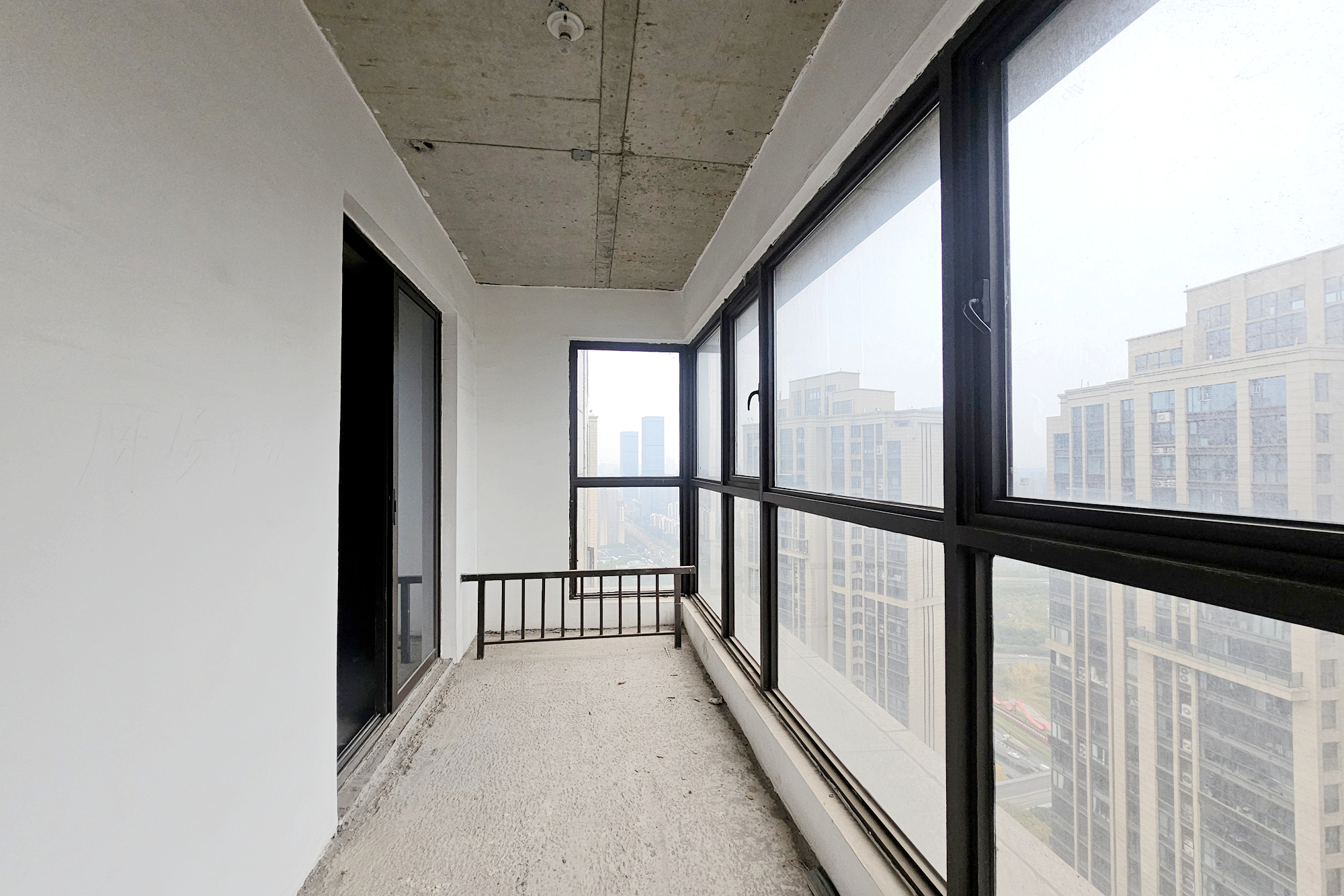 明昇壹城(明昇时代广场)二期  4室2厅2卫    189.0万 明昇壹城(明昇时代广场)二期  4室2厅2卫    189.0万阳台