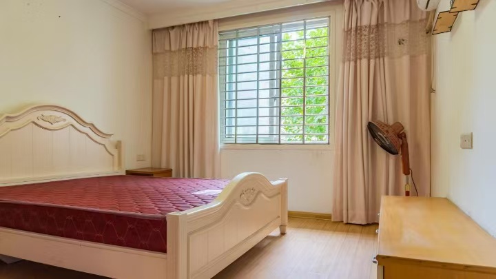 精锐华府(精锐华庭) 3室2厅1卫 1600.0元/月 精锐华府(精锐华庭) 3室2厅1卫 1600.0元/月室内图