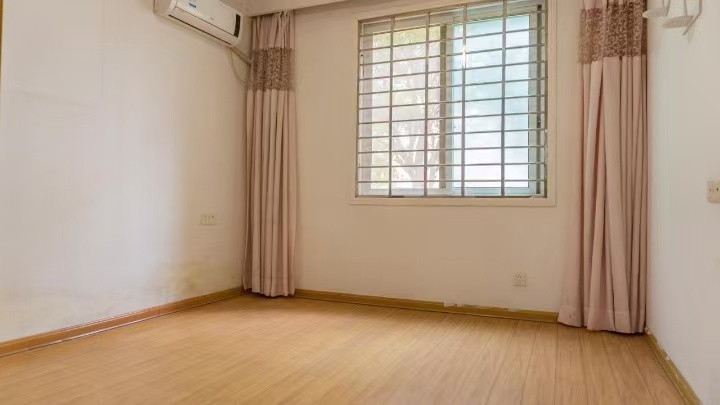 精锐华府(精锐华庭) 3室2厅1卫 1600.0元/月 精锐华府(精锐华庭) 3室2厅1卫 1600.0元/月室内图