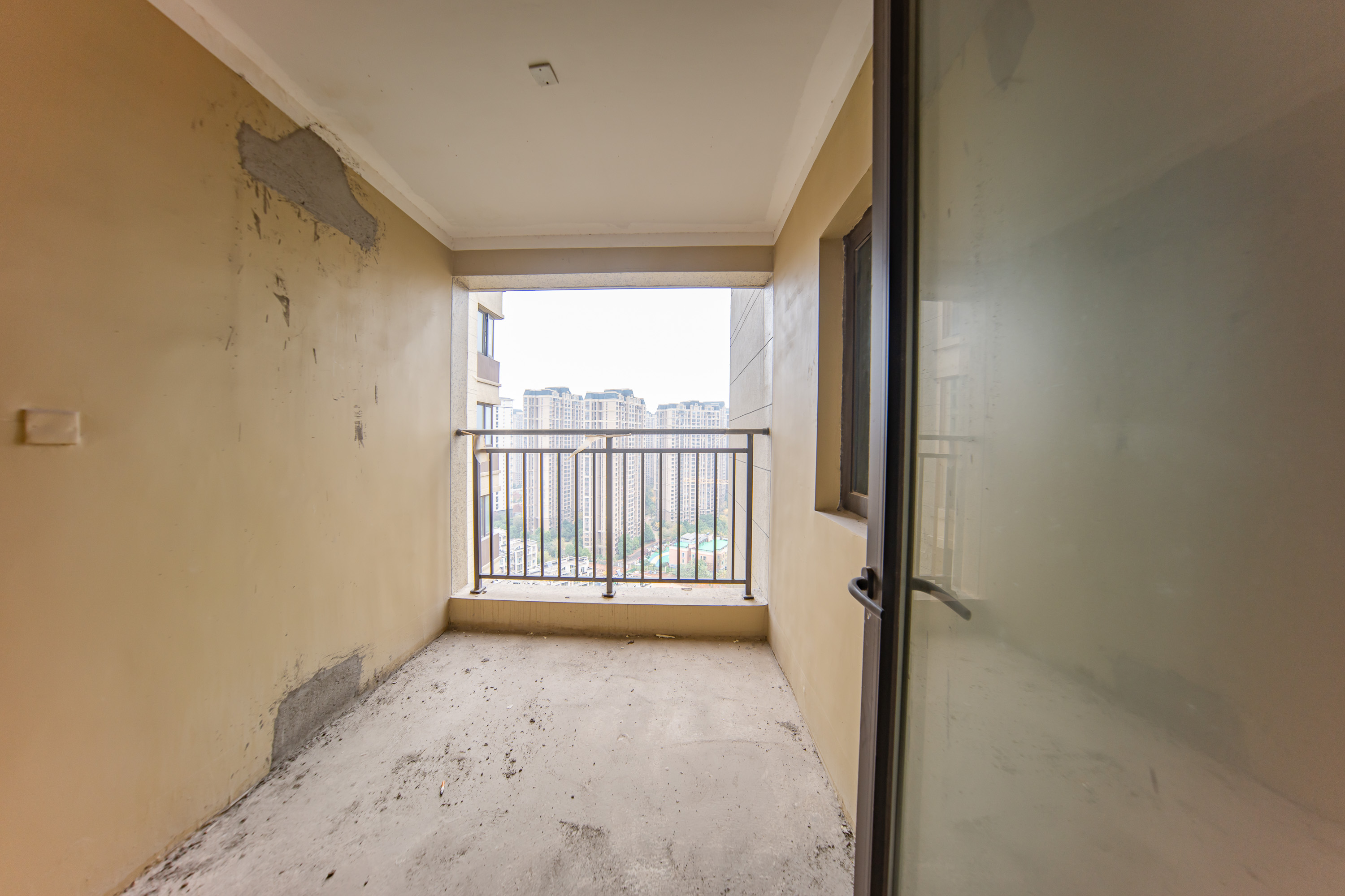 融创融公馆（融创臻苑）  3室2厅2卫    83.8万其他