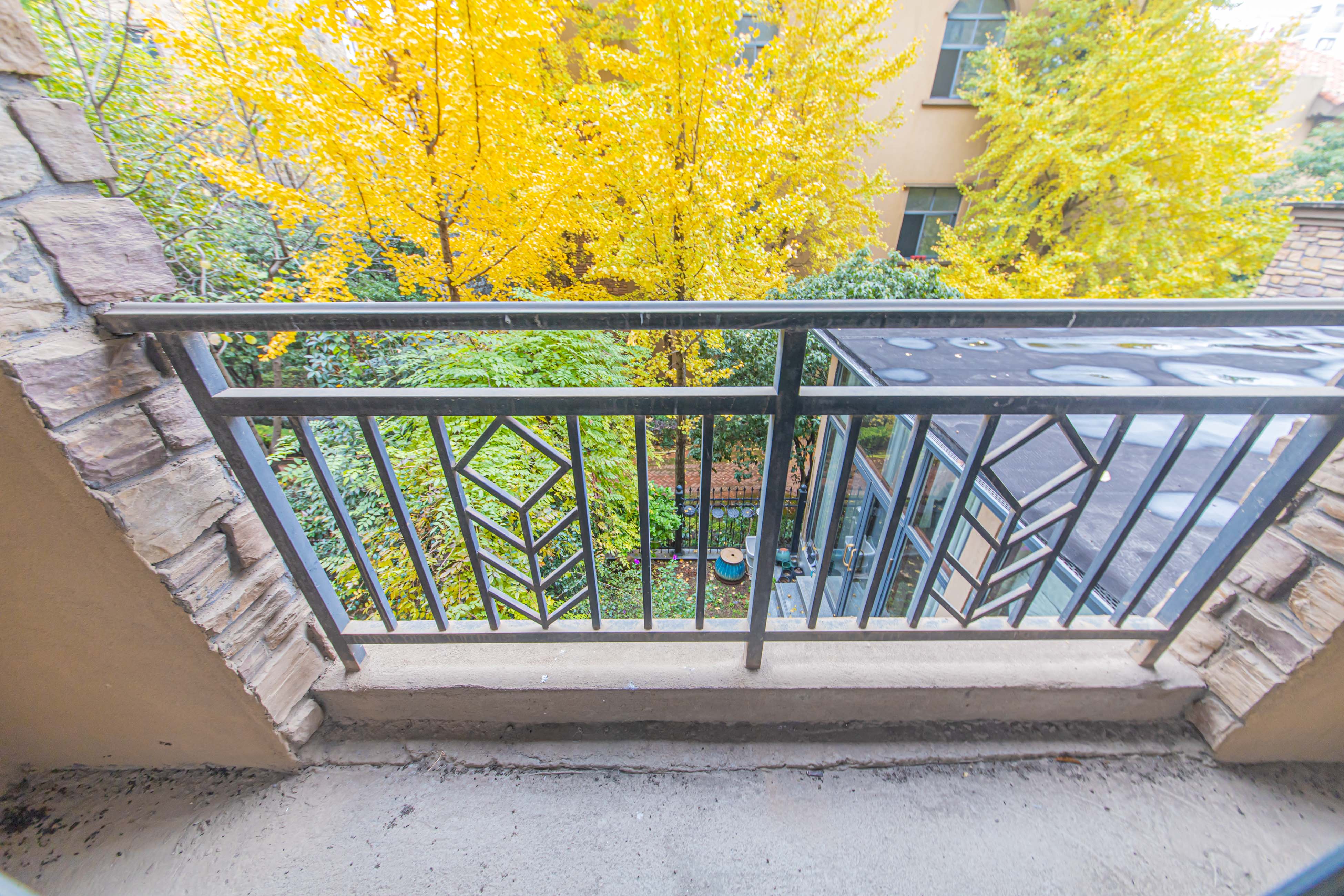 中建芙蓉和苑 3室2厅1卫 175.0万 中建芙蓉和苑 3室2厅1卫 175.0万阳台