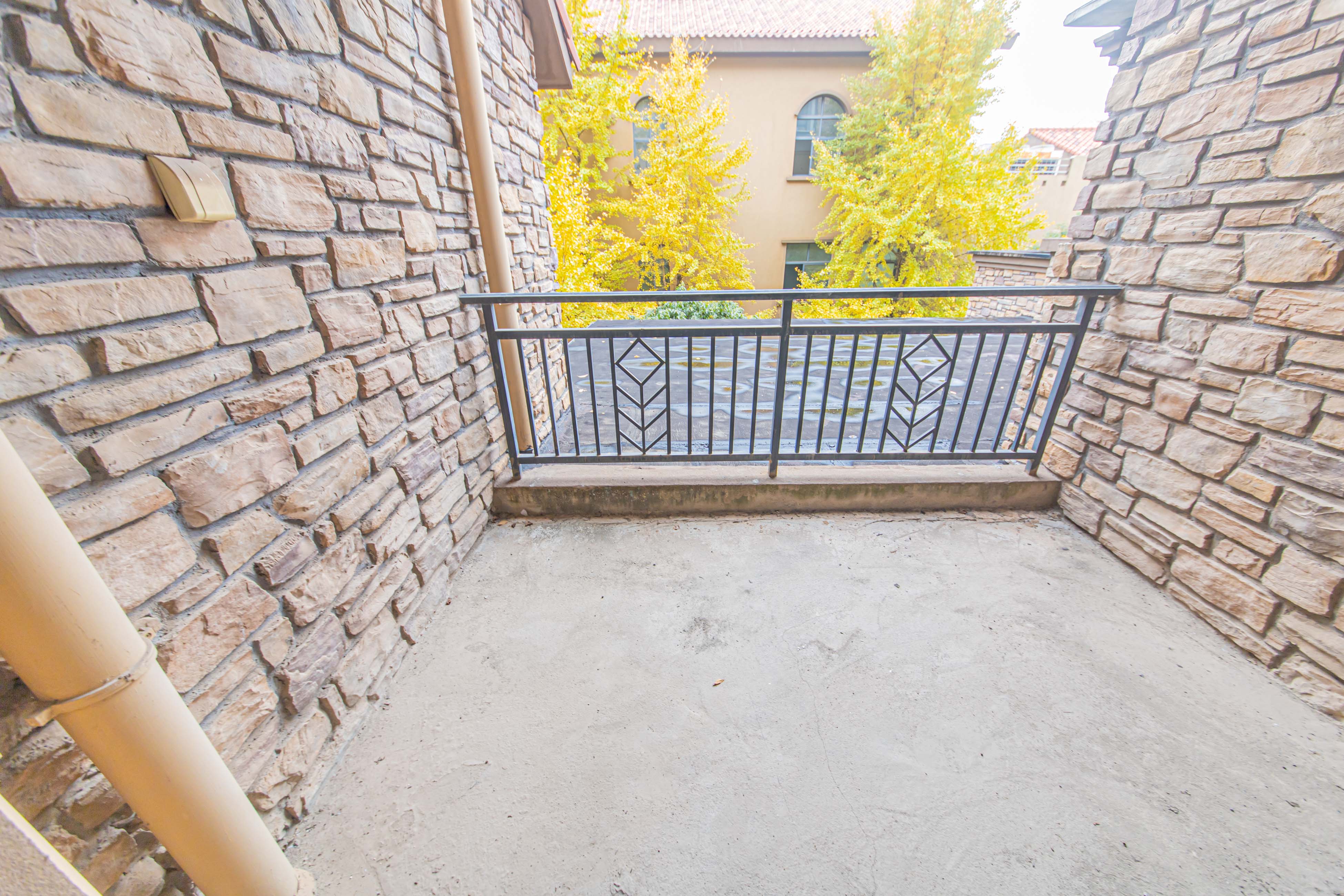 中建芙蓉和苑 3室2厅1卫 175.0万 中建芙蓉和苑 3室2厅1卫 175.0万阳台