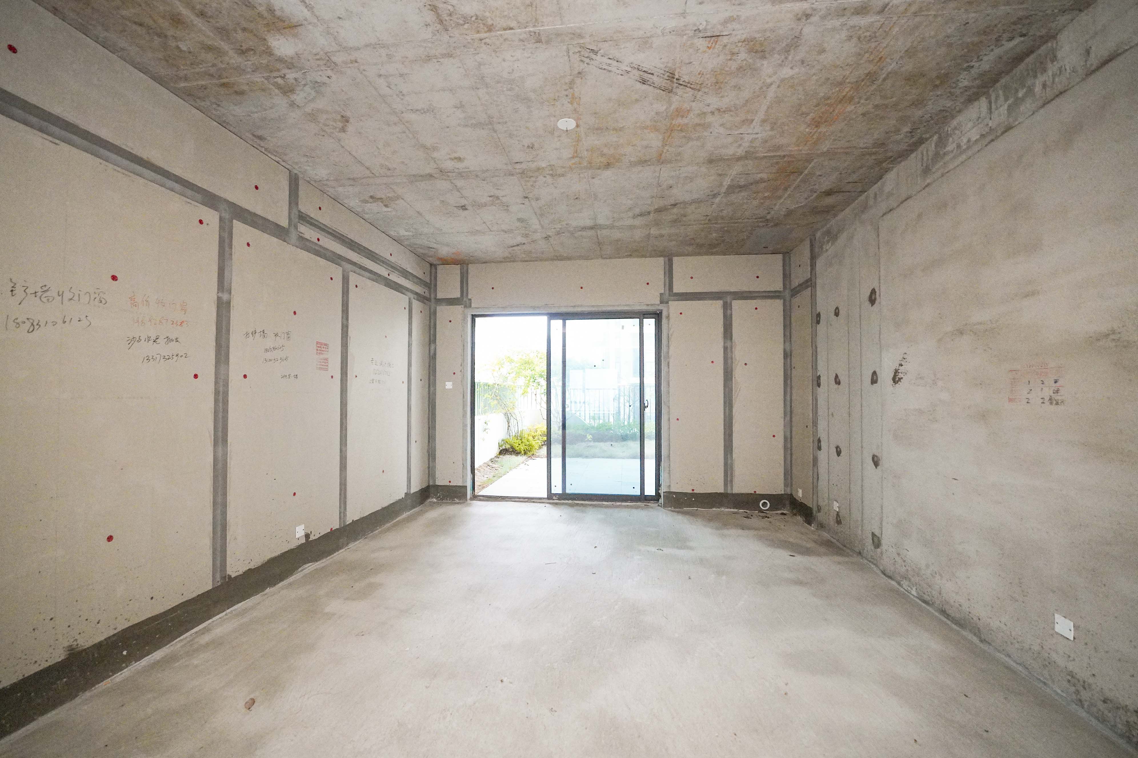 福天藏郡院子 4室2厅3卫 190.0万 福天藏郡院子 4室2厅3卫 190.0万客厅