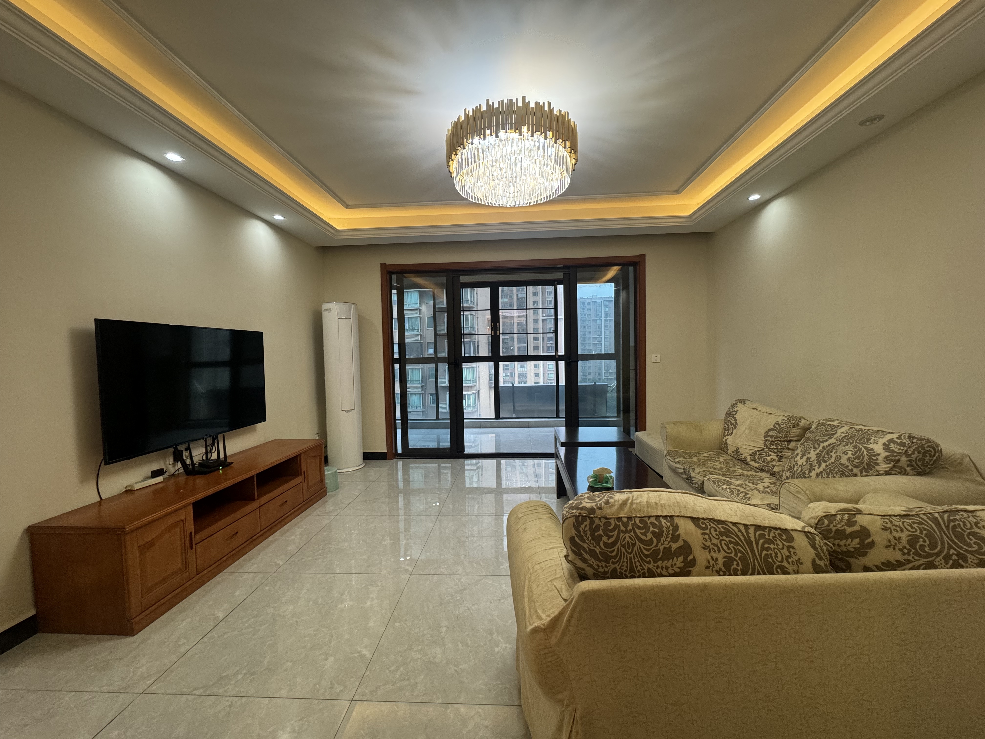 保利大都汇一期、二期 4室2厅2卫 3800.0元/月 保利大都汇一期、二期 4室2厅2卫 3800.0元/月室内图