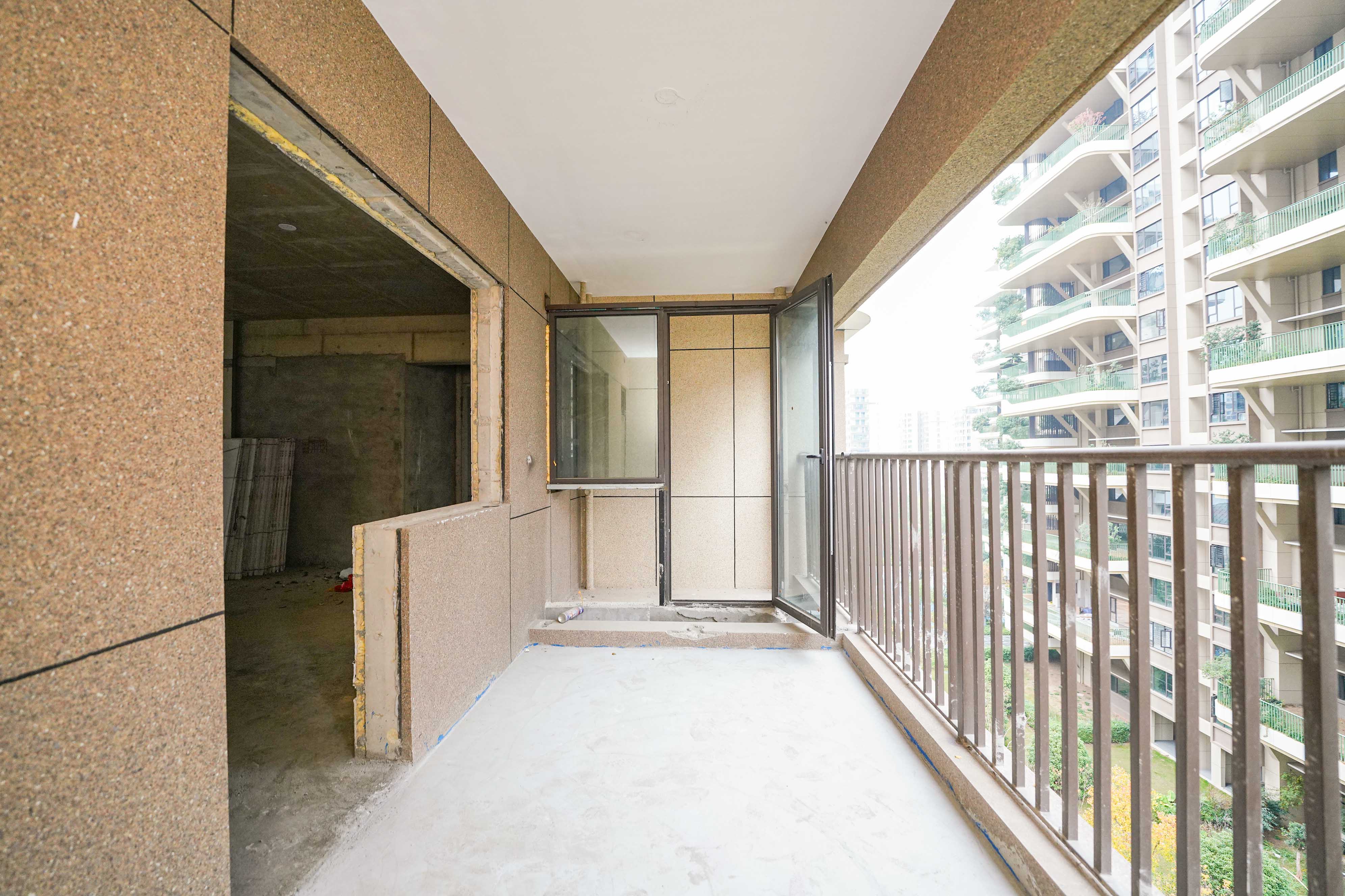 福天藏郡院子  5室2厅2卫    230.0万 福天藏郡院子  5室2厅2卫    230.0万阳台