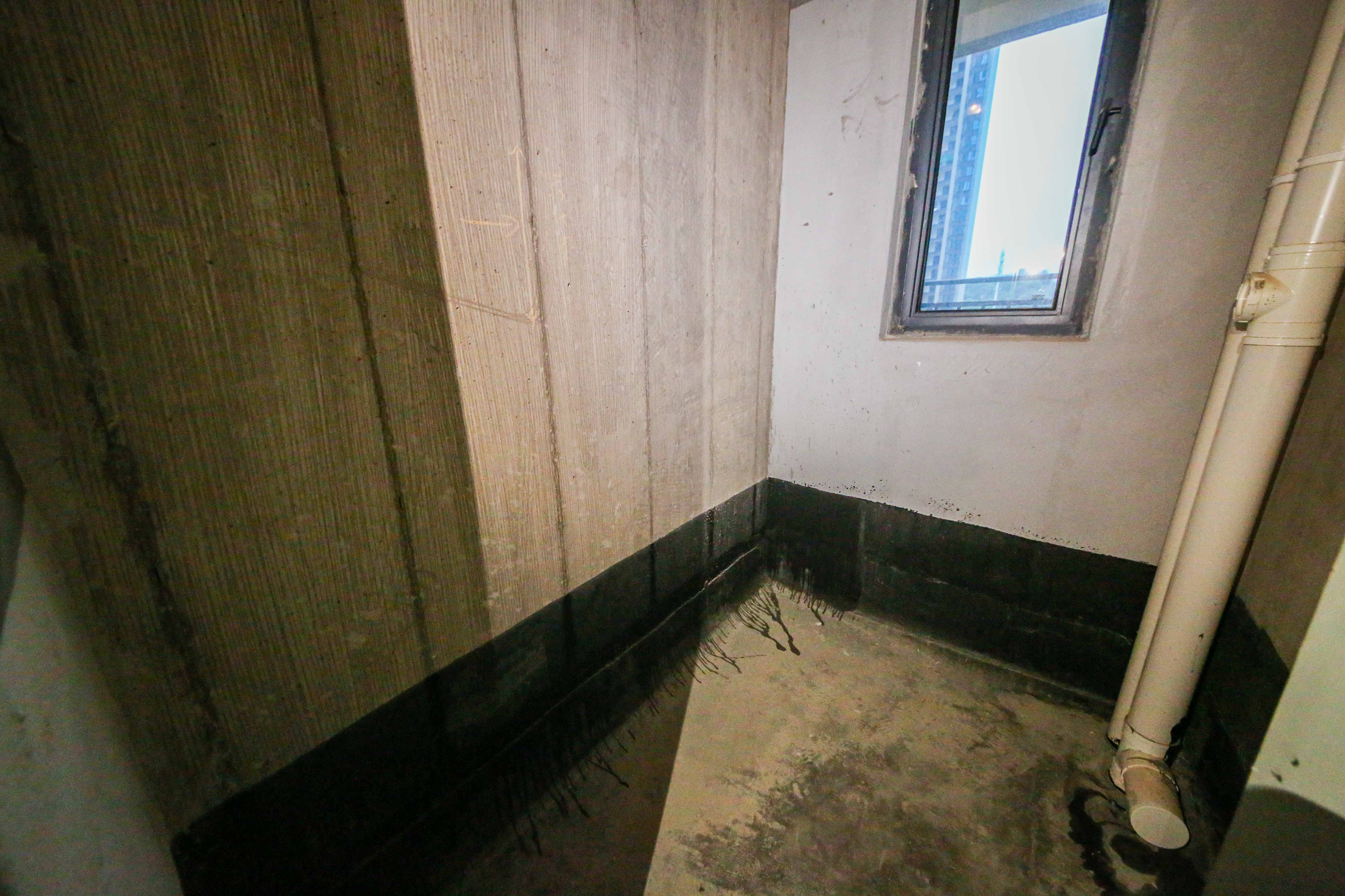 中建钰和城  4室2厅2卫   355.00万卫生间