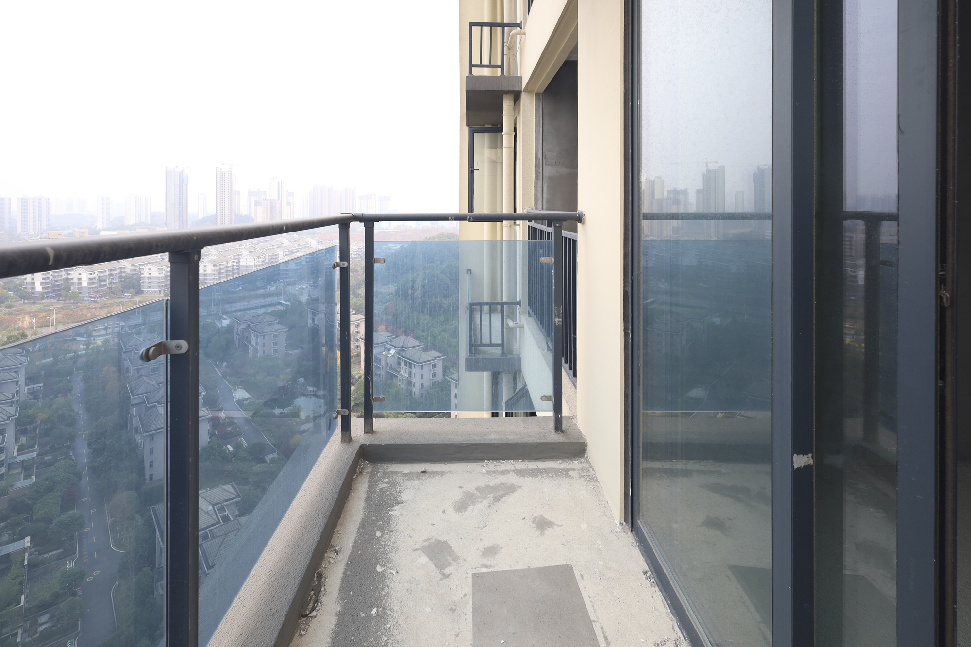 地铁中建江山玖樾  4室2厅2卫   189.50万阳台