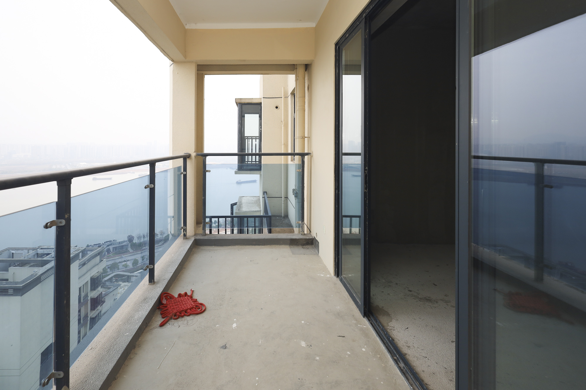 地铁中建江山玖樾  4室2厅2卫   160.00万阳台