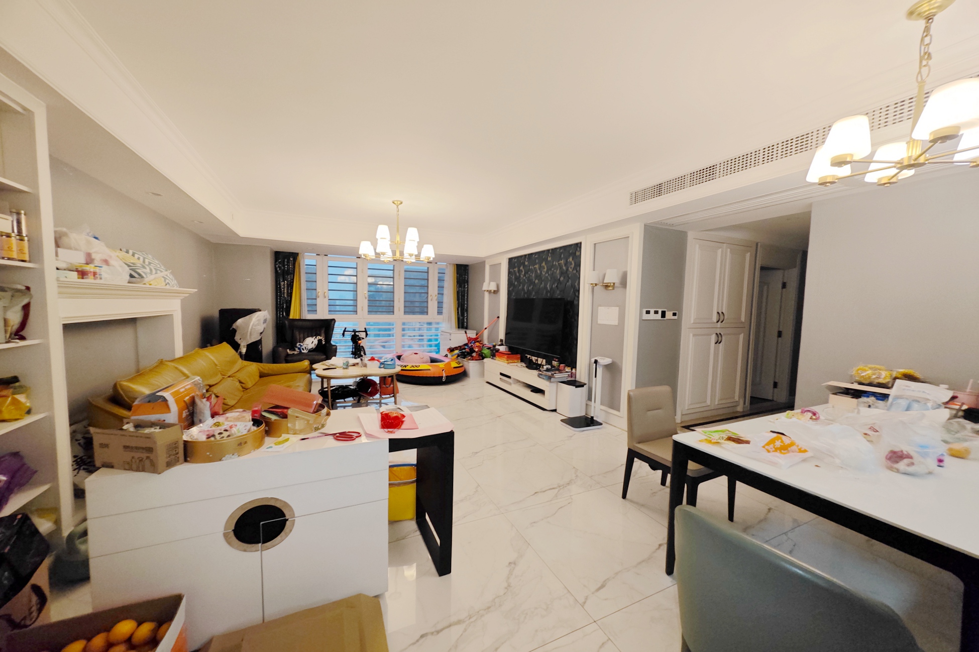 万博汇 4室2厅1卫 232.8万 万博汇 4室2厅1卫 232.8万客厅