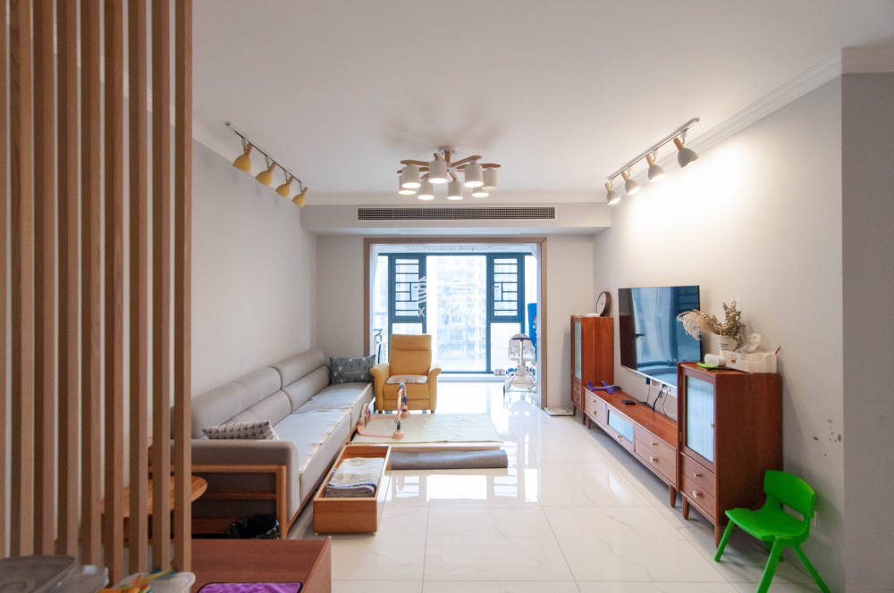 梅溪正荣府  4室2厅2卫    150.0万