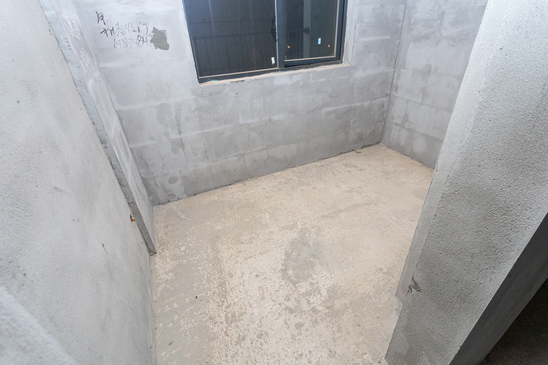 润和滨江广场(润和中央广场)  5室2厅2卫    142.0万 润和滨江广场(润和中央广场)  5室2厅2卫    142.0万卧室