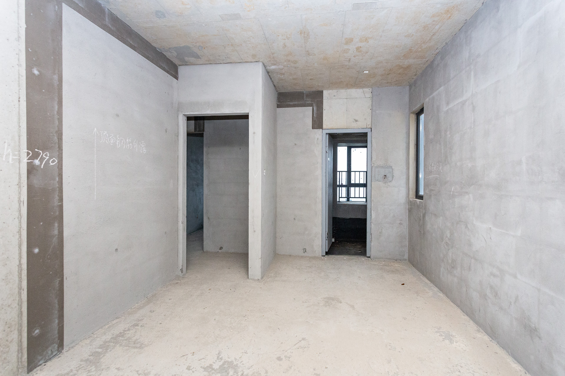 润和滨江广场(润和中央广场)  5室2厅2卫    142.0万 润和滨江广场(润和中央广场)  5室2厅2卫    142.0万卧室