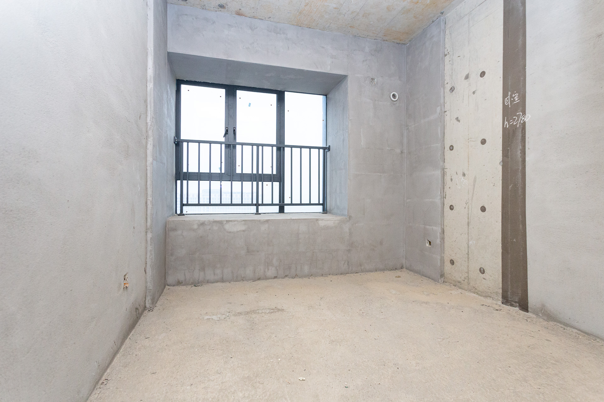 润和滨江广场(润和中央广场)  5室2厅2卫    142.0万 润和滨江广场(润和中央广场)  5室2厅2卫    142.0万卧室