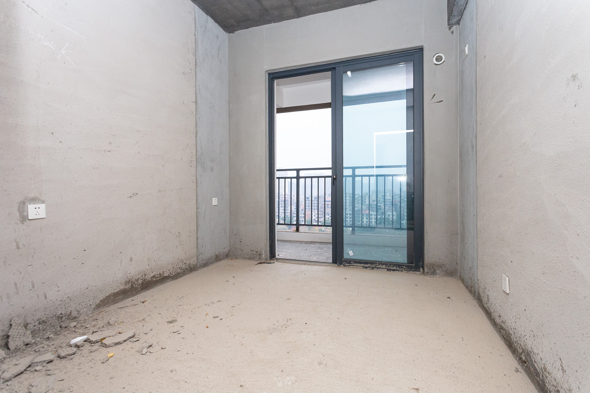 港湘铂玥(天园地芳国际珠宝城)  3室2厅1卫    53.8万 港湘铂玥(天园地芳国际珠宝城)  3室2厅1卫    53.8万卧室