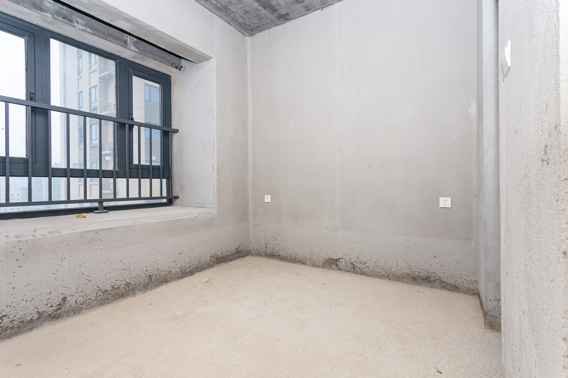 港湘铂玥(天园地芳国际珠宝城)  3室2厅1卫    53.8万 港湘铂玥(天园地芳国际珠宝城)  3室2厅1卫    53.8万卧室