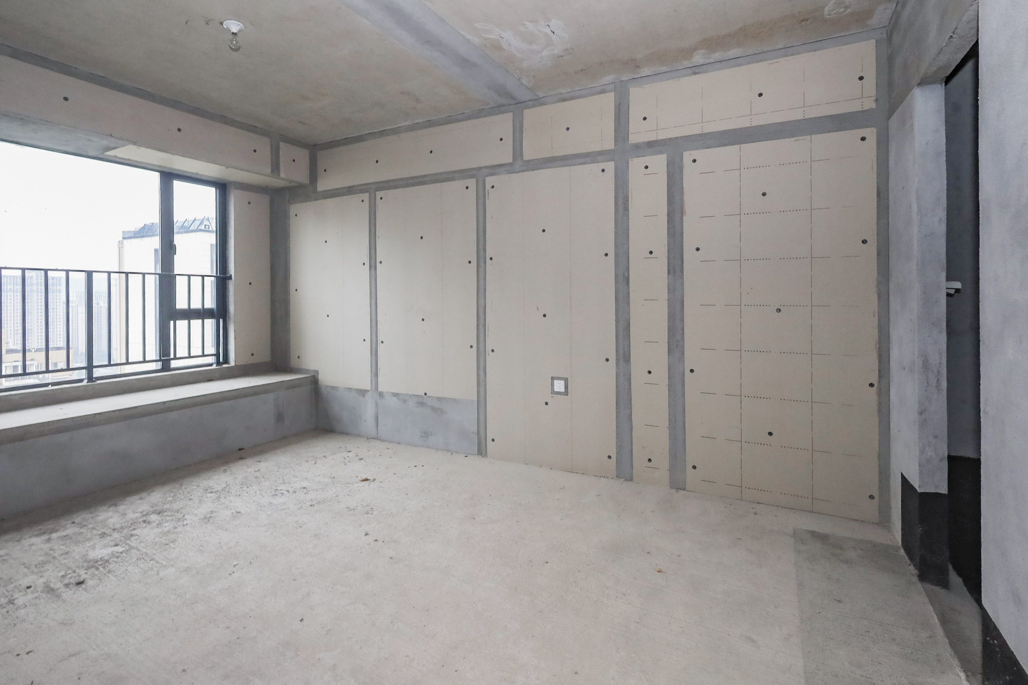 轨道中建麓江府  4室2厅2卫   280.00万卧室
