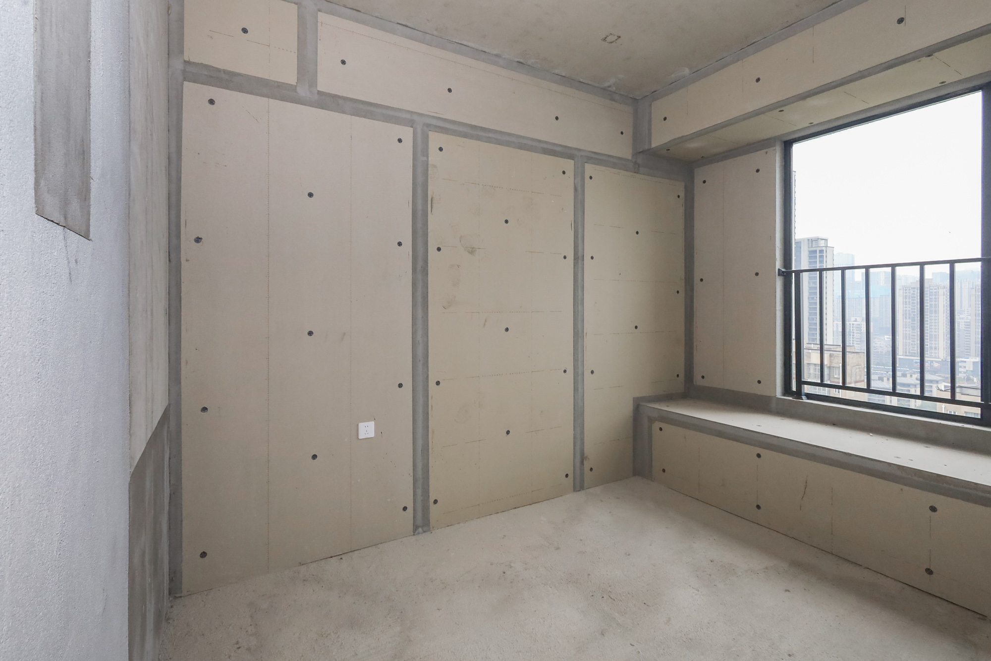 轨道中建麓江府  4室2厅2卫   280.00万卧室