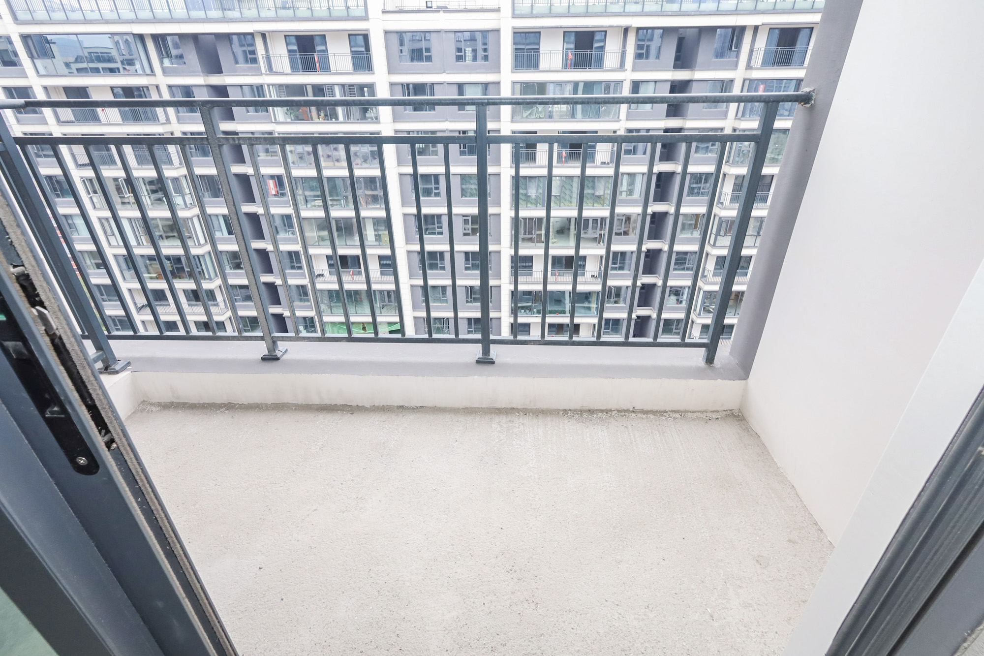 轨道中建麓江府  4室2厅2卫   280.00万阳台
