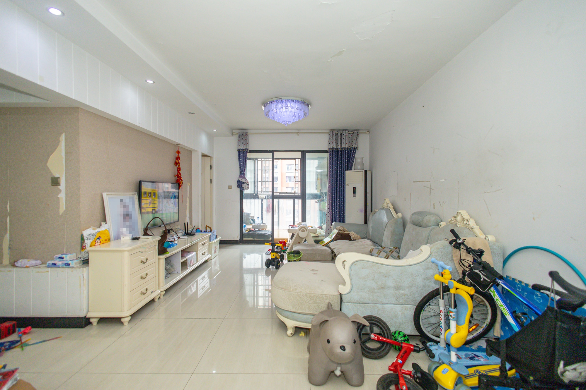 华润凤凰城二期 3室2厅1卫 70.5万 华润凤凰城二期 3室2厅1卫 70.5万客厅