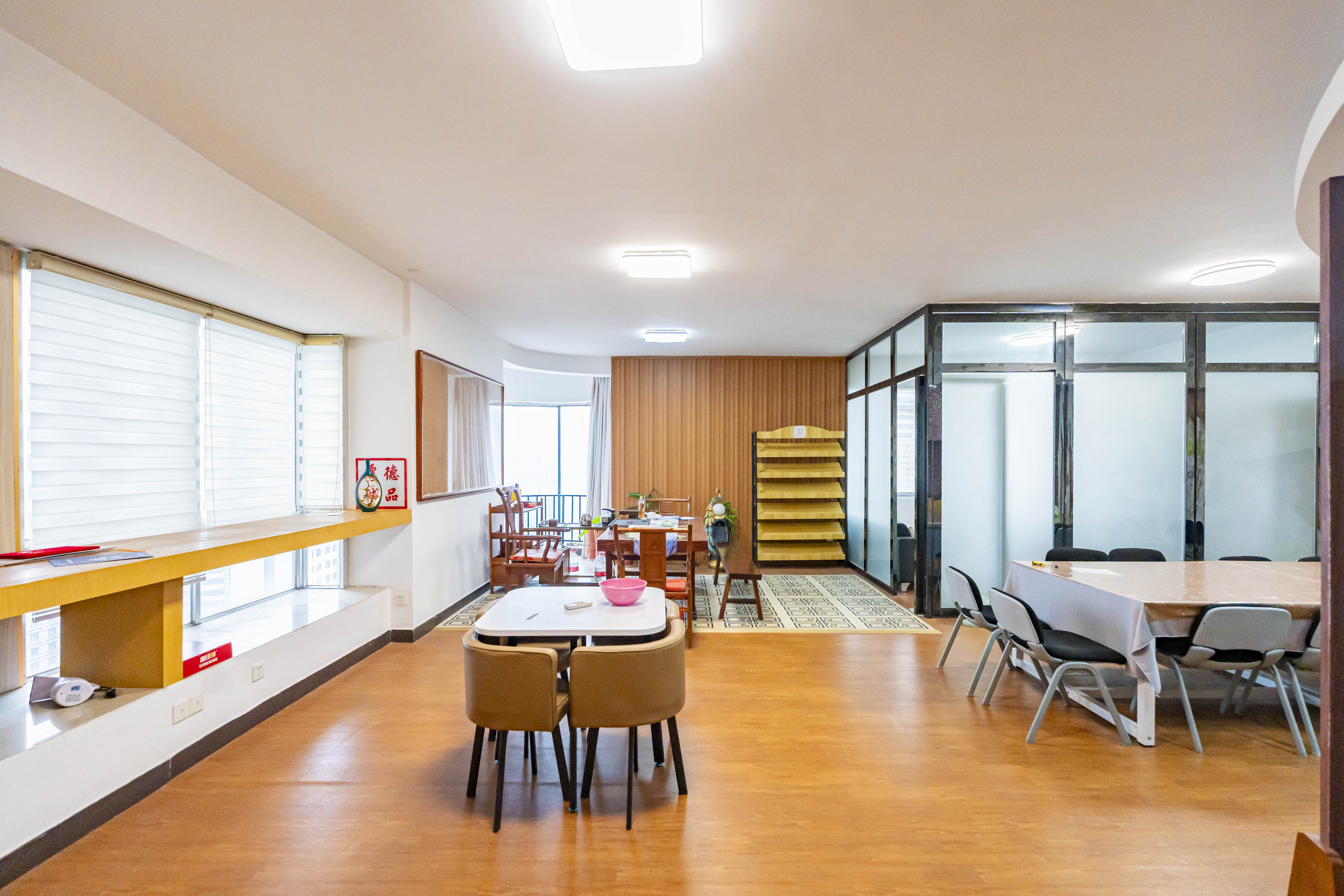 建鸿达现代城 1室2厅1卫 112.0万 建鸿达现代城 1室2厅1卫 112.0万客厅