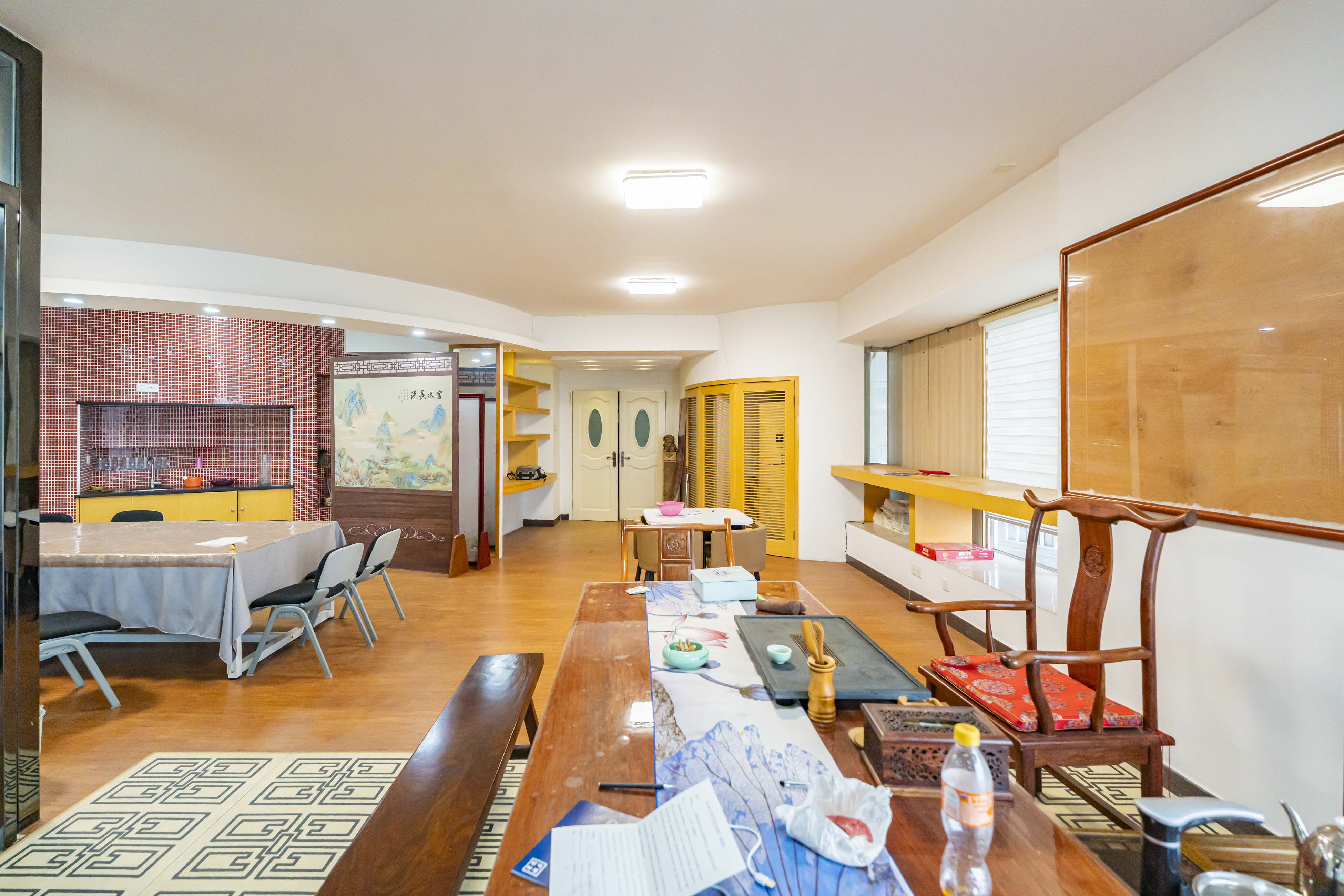 建鸿达现代城 1室2厅1卫 112.0万 建鸿达现代城 1室2厅1卫 112.0万客厅