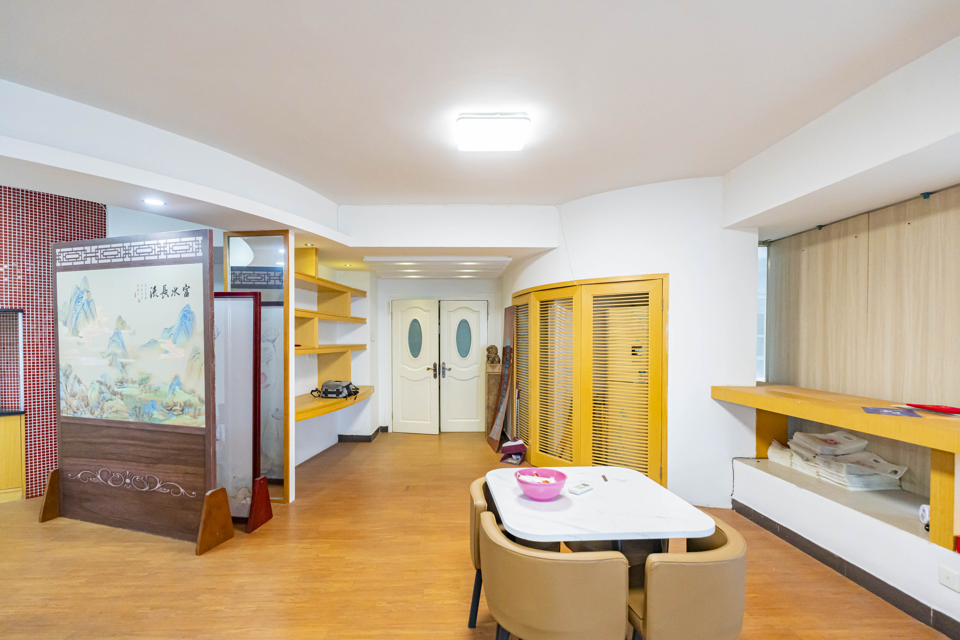 建鸿达现代城 1室2厅1卫 112.0万 建鸿达现代城 1室2厅1卫 112.0万客厅