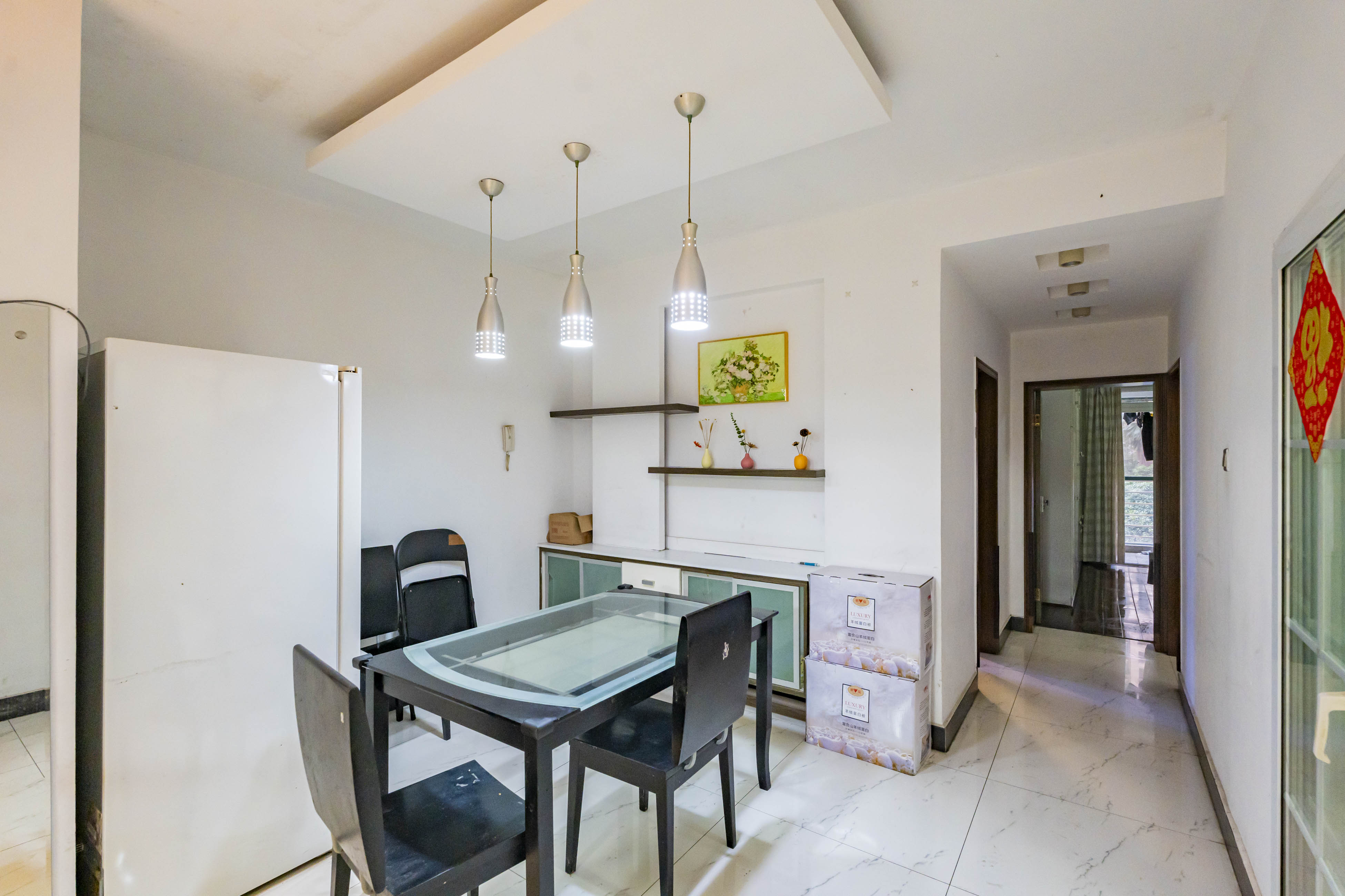 四季阳光花城 3室2厅2卫 140.0万 四季阳光花城 3室2厅2卫 140.0万客厅