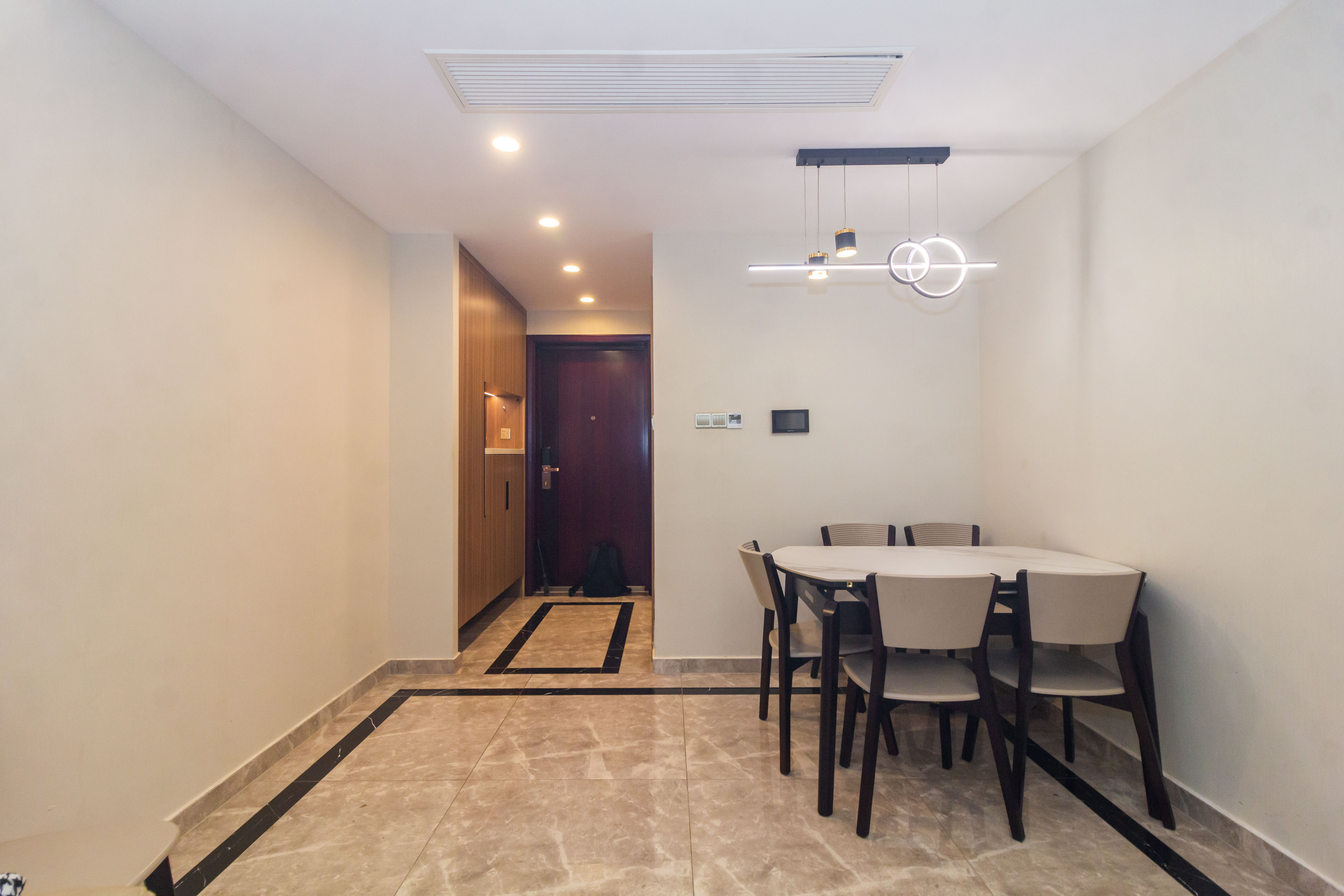 华远碧桂园海蓝城 3室2厅2卫 72.8万 华远碧桂园海蓝城 3室2厅2卫 72.8万客厅