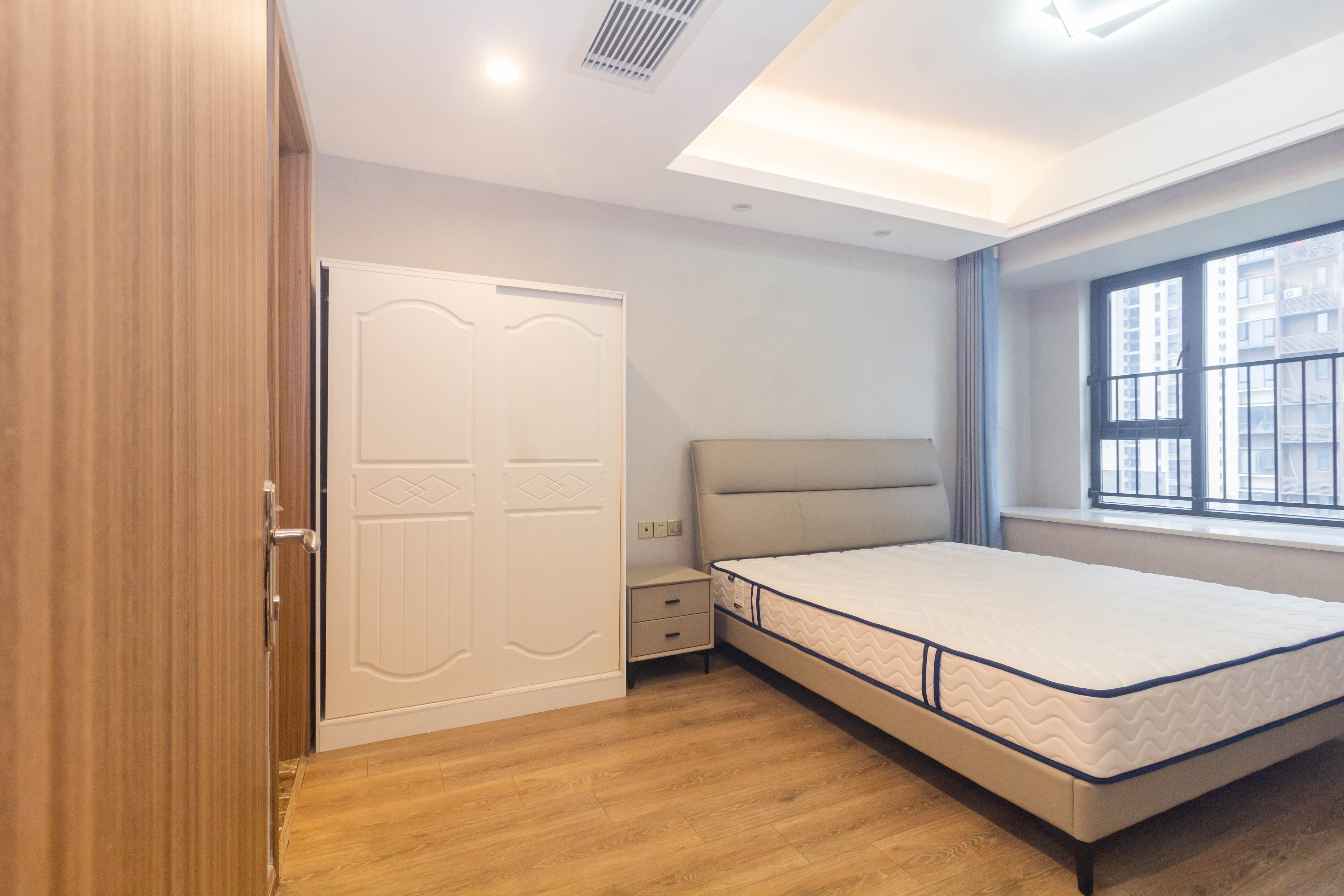 华远碧桂园海蓝城 3室2厅2卫 72.8万 华远碧桂园海蓝城 3室2厅2卫 72.8万卧室