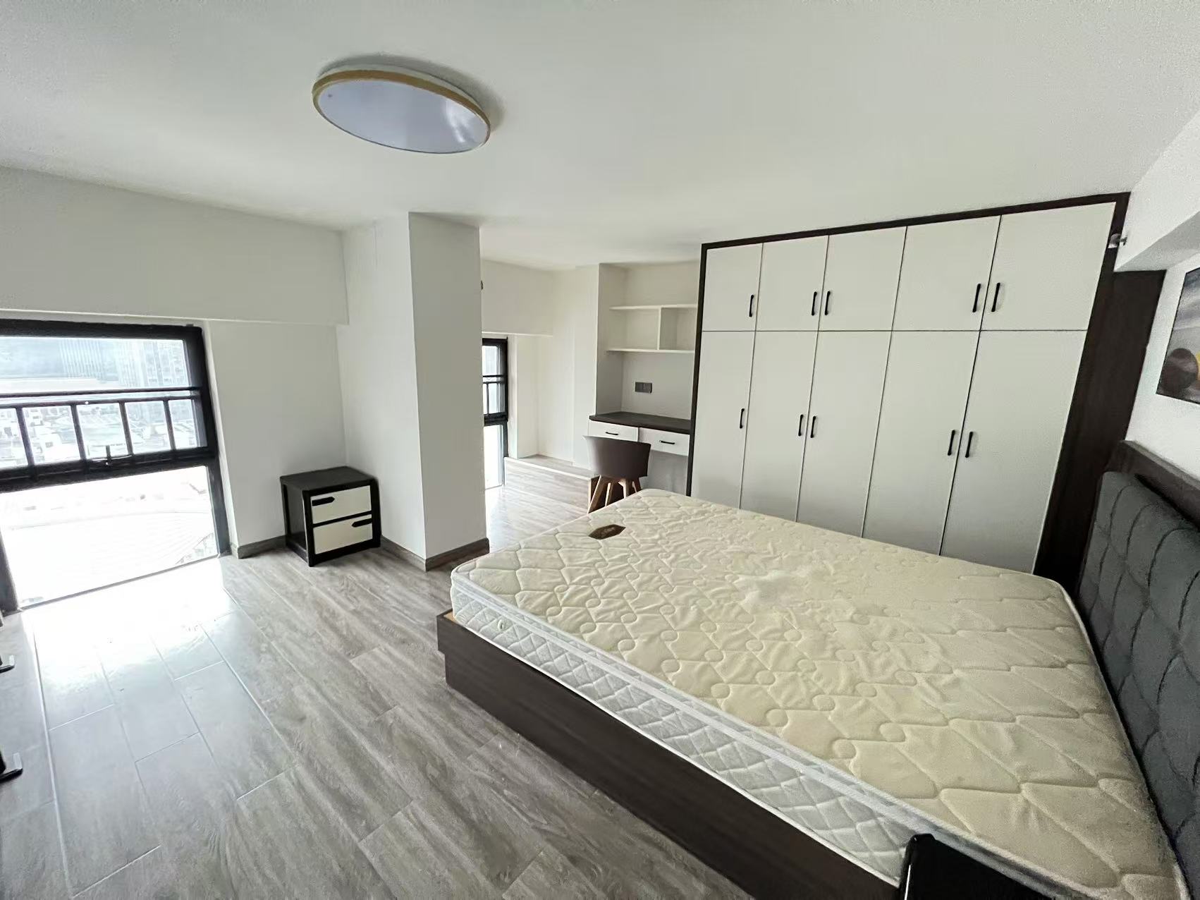 龙湖新壹城  1室1厅1卫   2200.00元/月室内图