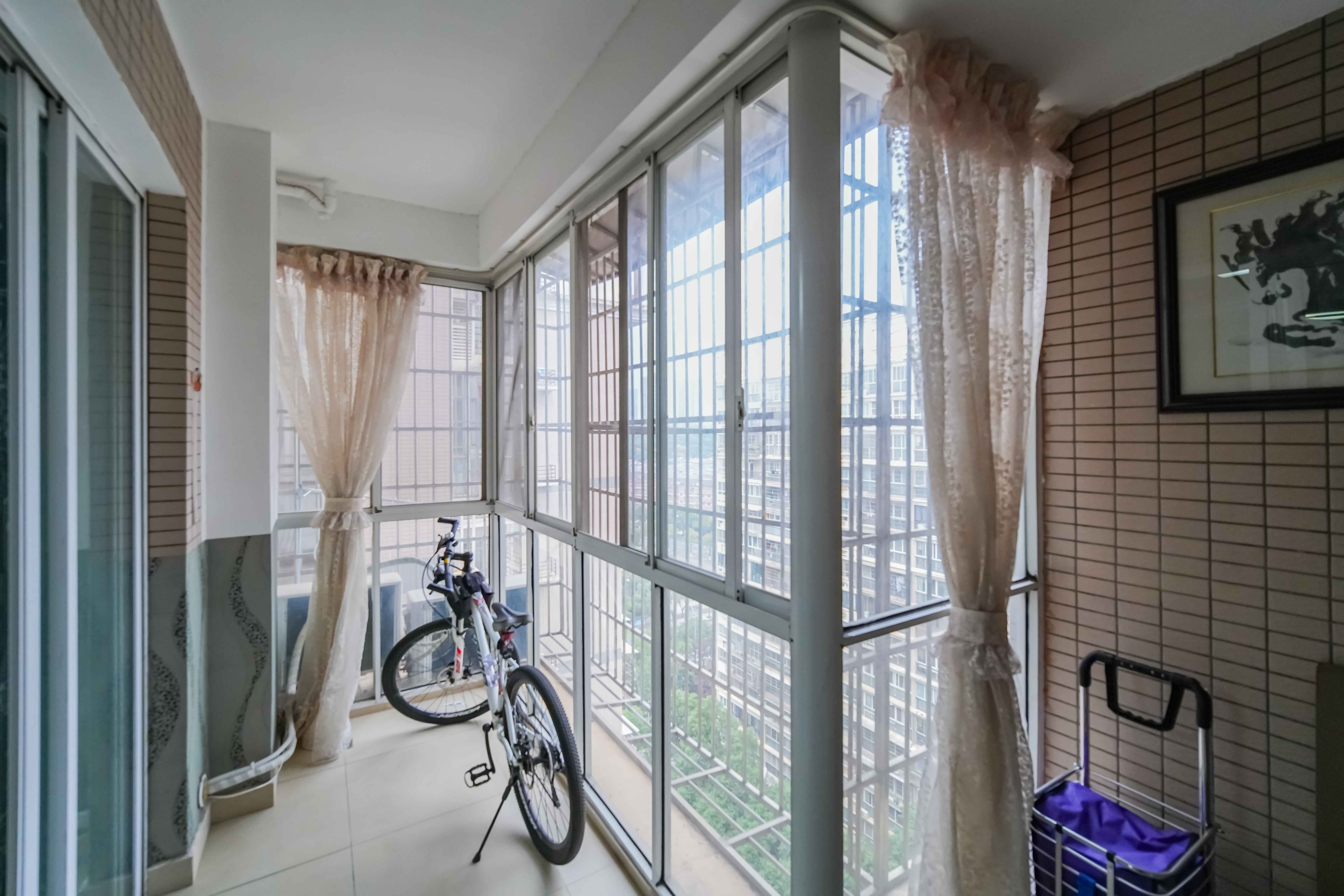 城市山水豪园(山水城市风景) 3室2厅2卫 112.0万 城市山水豪园(山水城市风景) 3室2厅2卫 112.0万其他