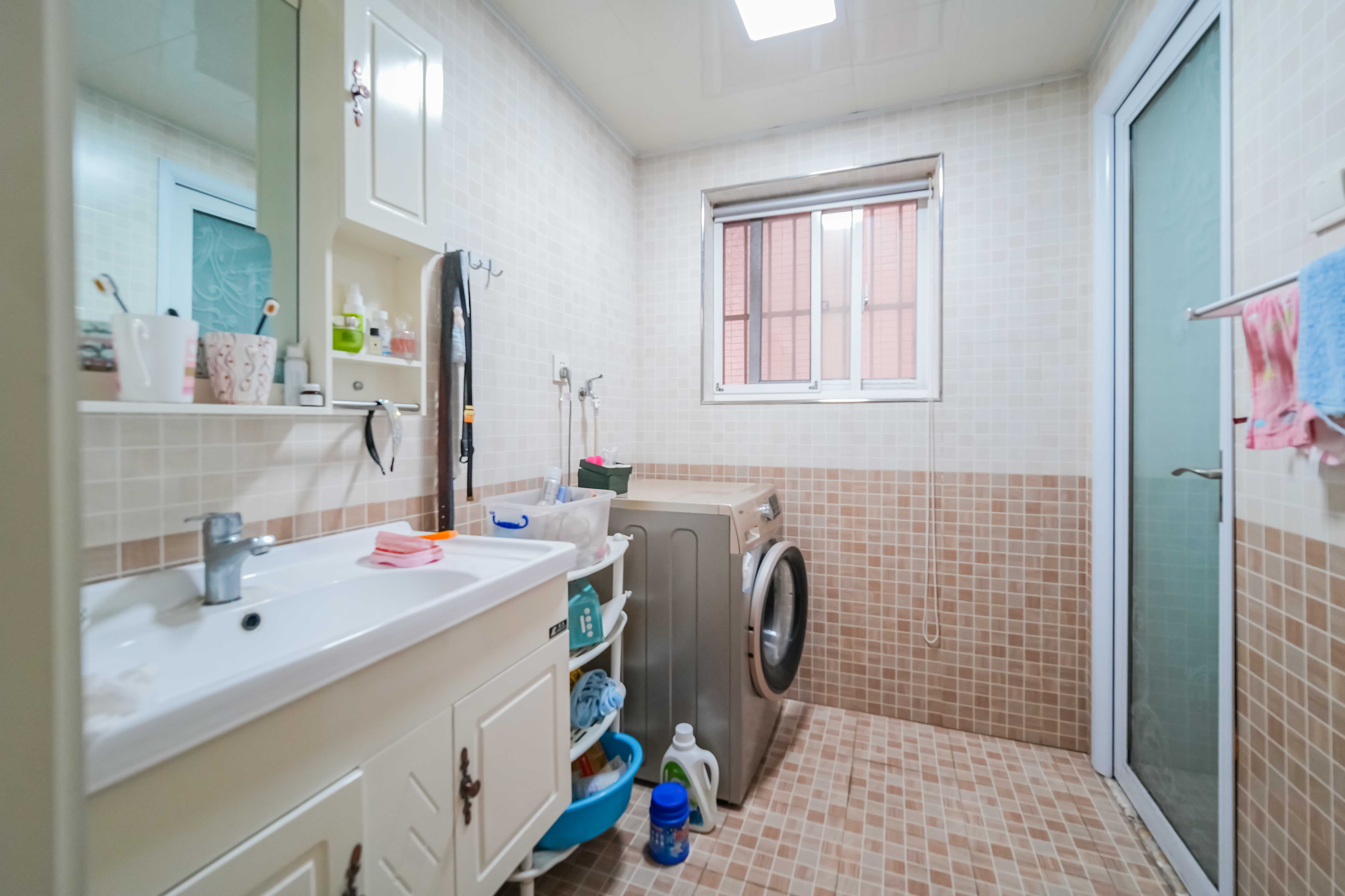 城市山水豪园(山水城市风景) 3室2厅2卫 112.0万 城市山水豪园(山水城市风景) 3室2厅2卫 112.0万其他