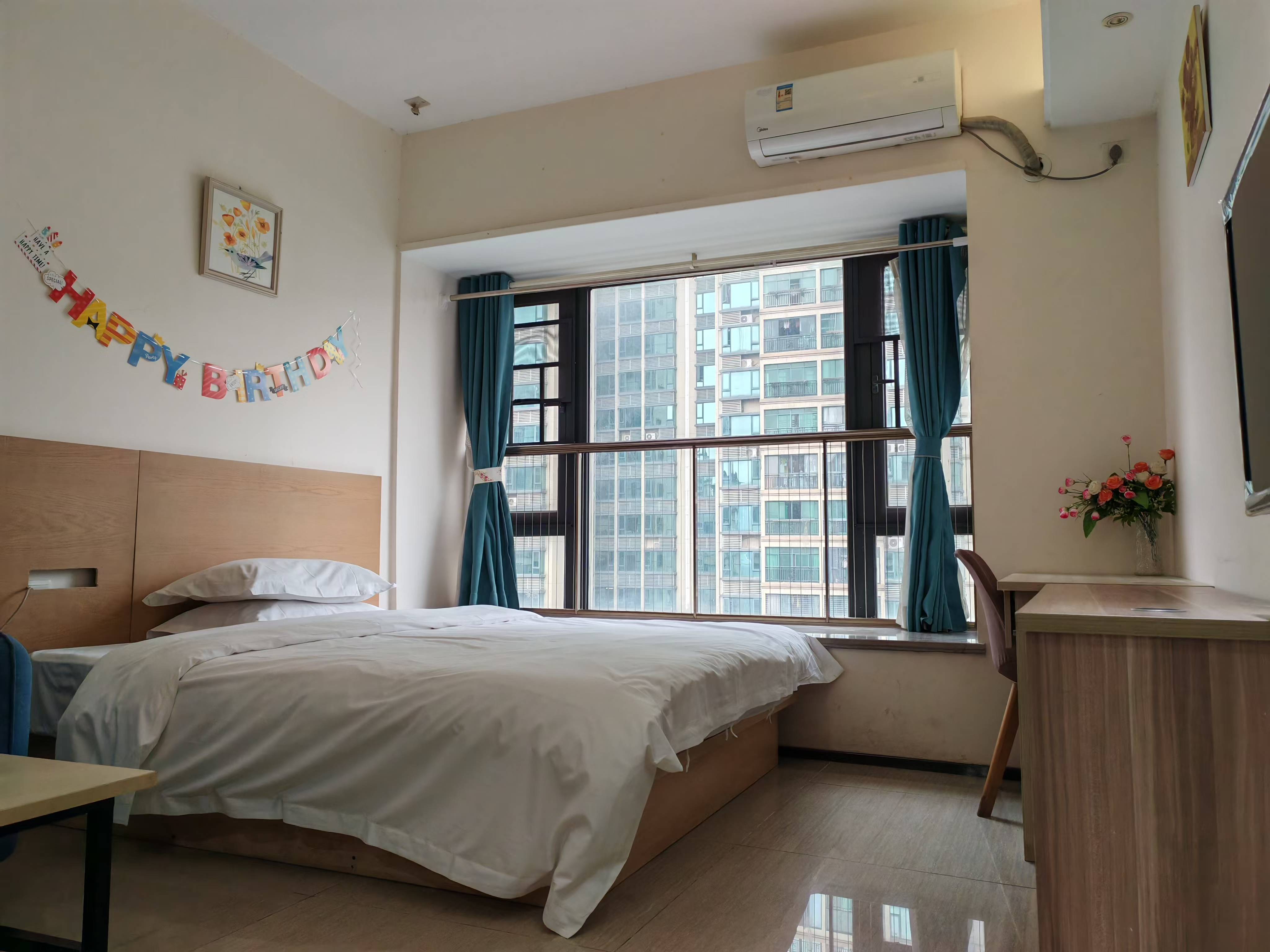 恒大国际广场  1室1厅0卫    1800.0元/月 恒大国际广场  1室1厅0卫    1800.0元/月