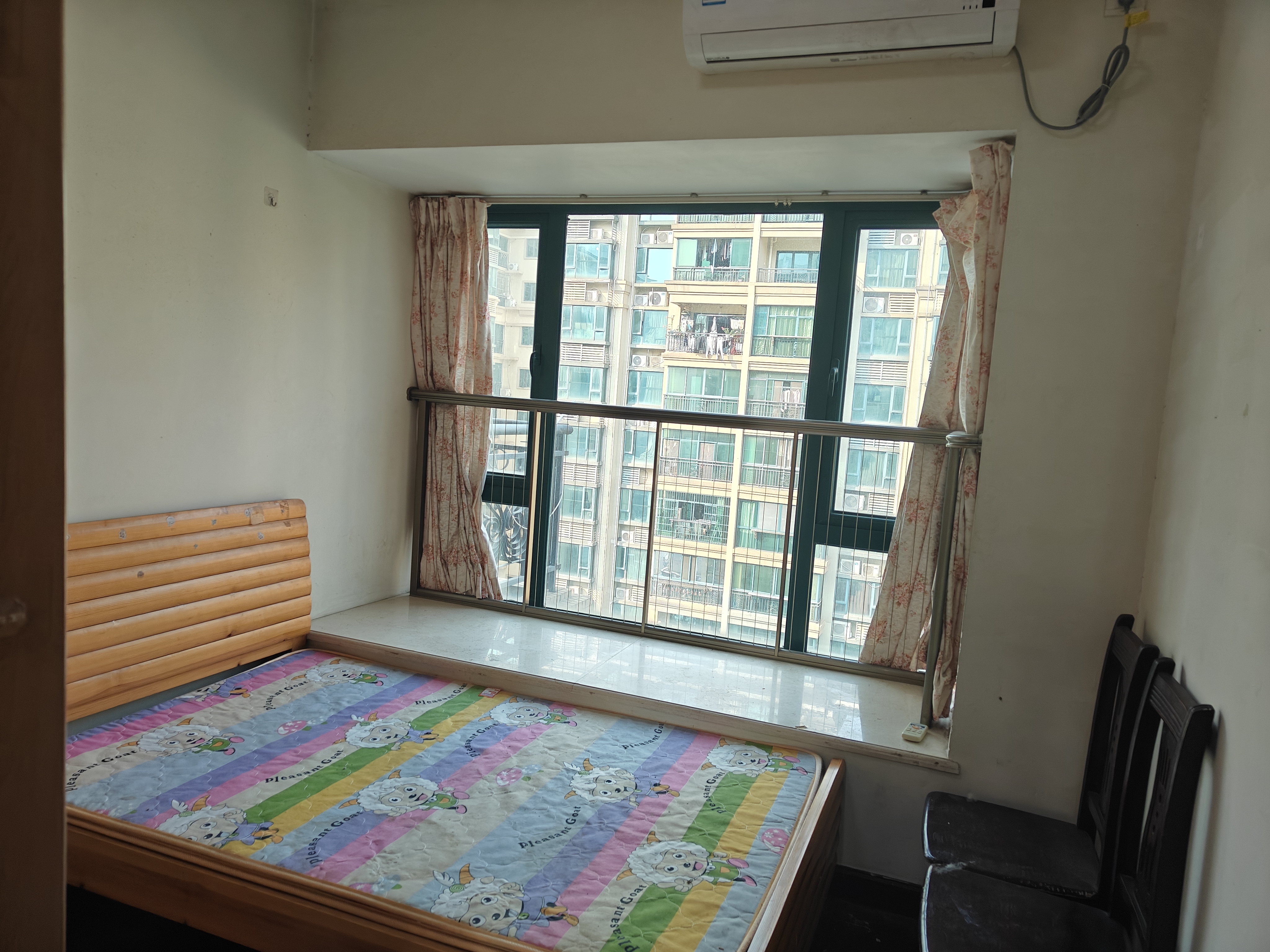 恒大名都  3室2厅1卫   1600.00元/月室内图