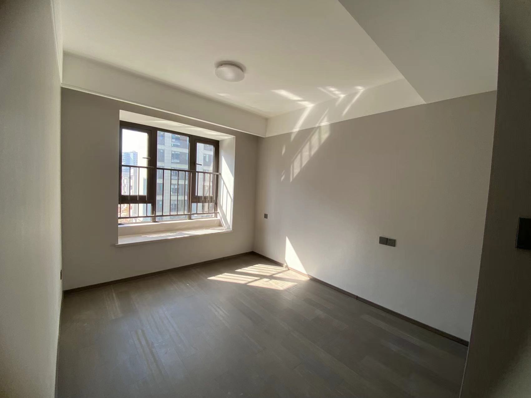 龙湖江与城 4室1厅1卫 6000.0元/月 龙湖江与城 4室1厅1卫 6000.0元/月室内图