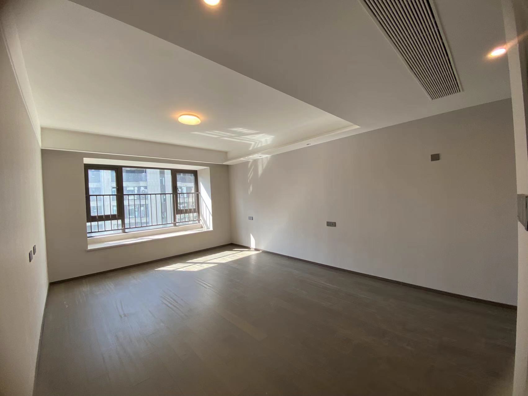 龙湖江与城 4室1厅1卫 6000.0元/月 龙湖江与城 4室1厅1卫 6000.0元/月室内图