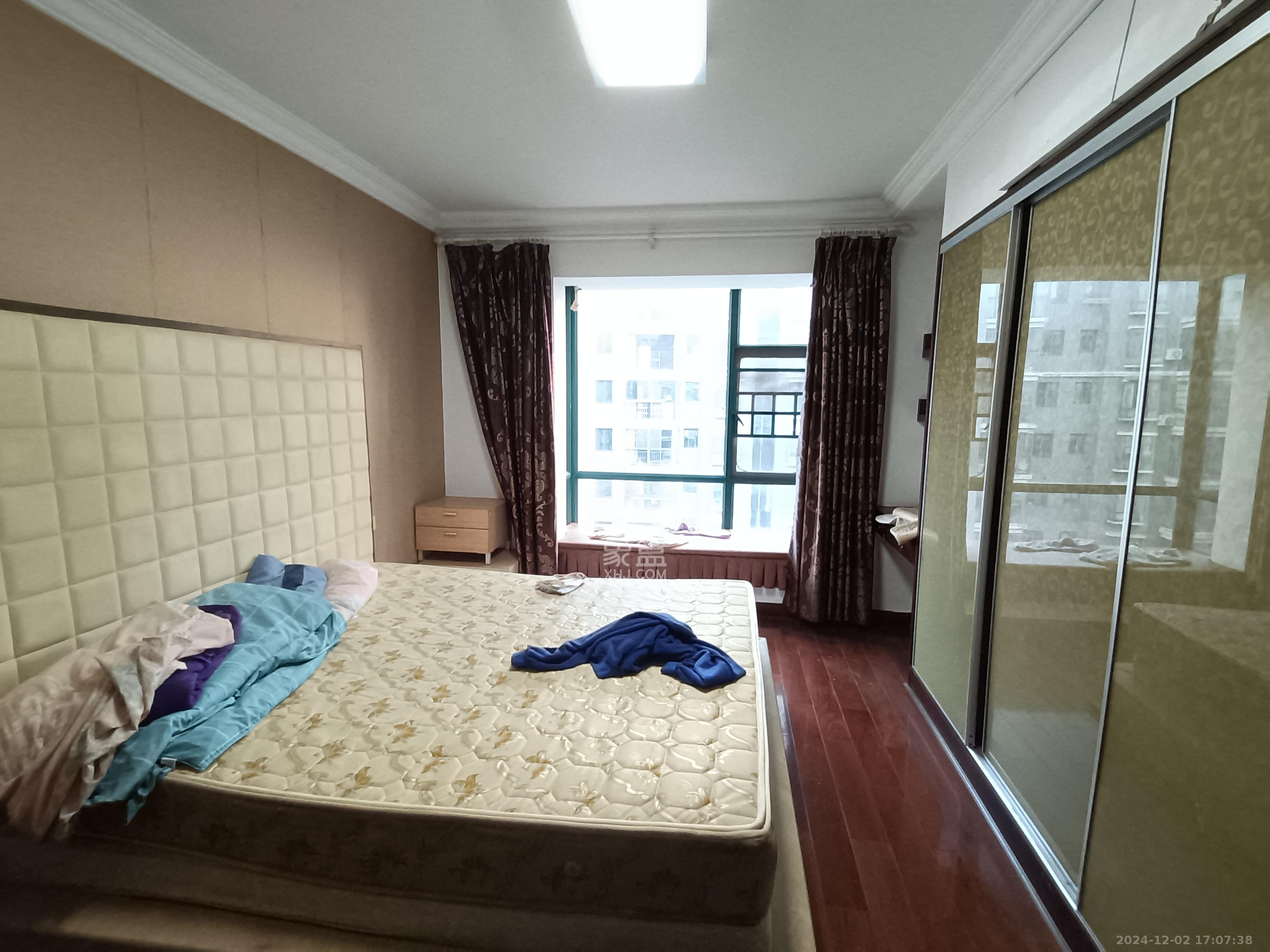 富景园 3室2厅1卫 3400.0元/月 富景园 3室2厅1卫 3400.0元/月室内图