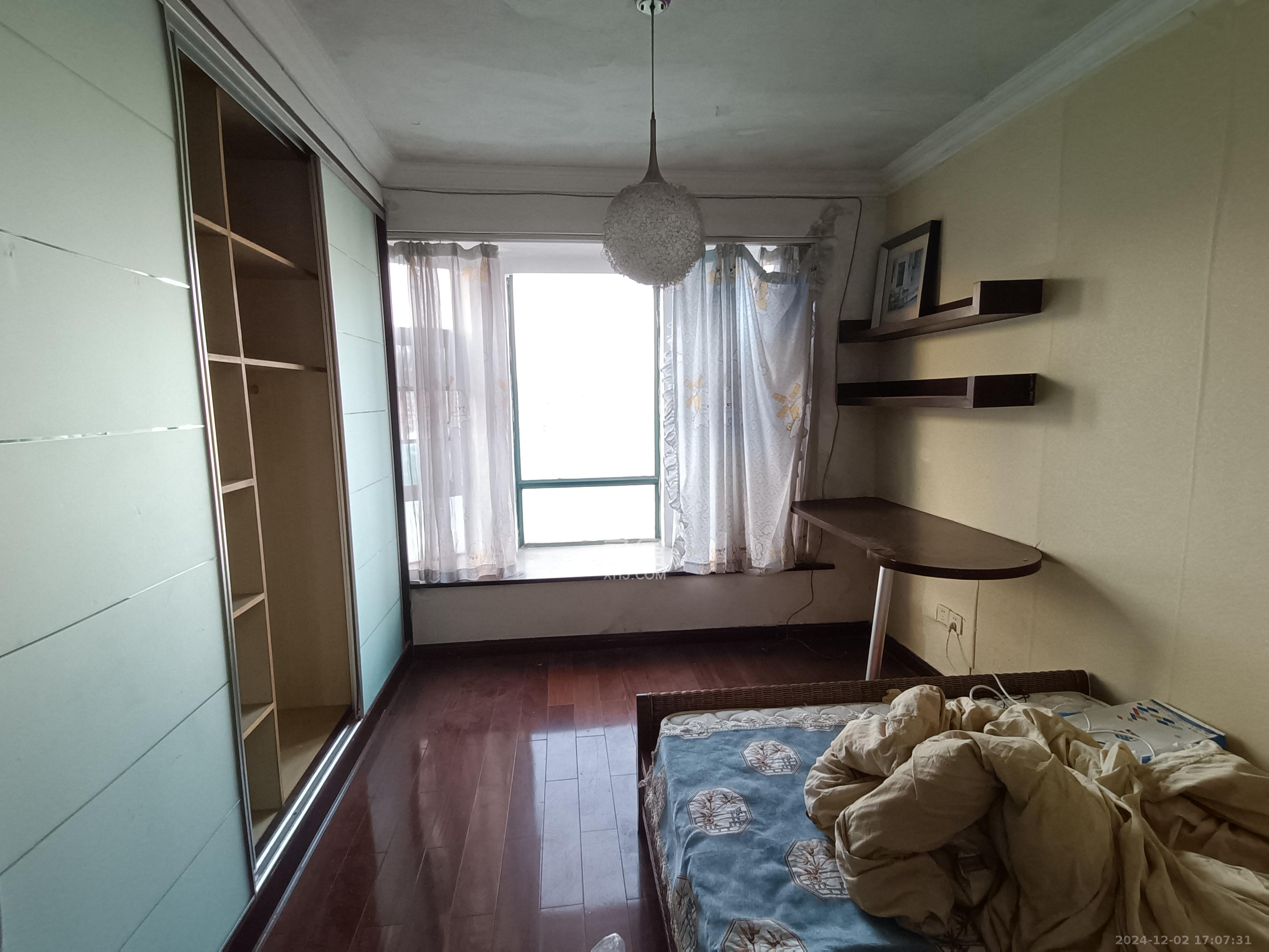 富景园 3室2厅1卫 3400.0元/月 富景园 3室2厅1卫 3400.0元/月室内图