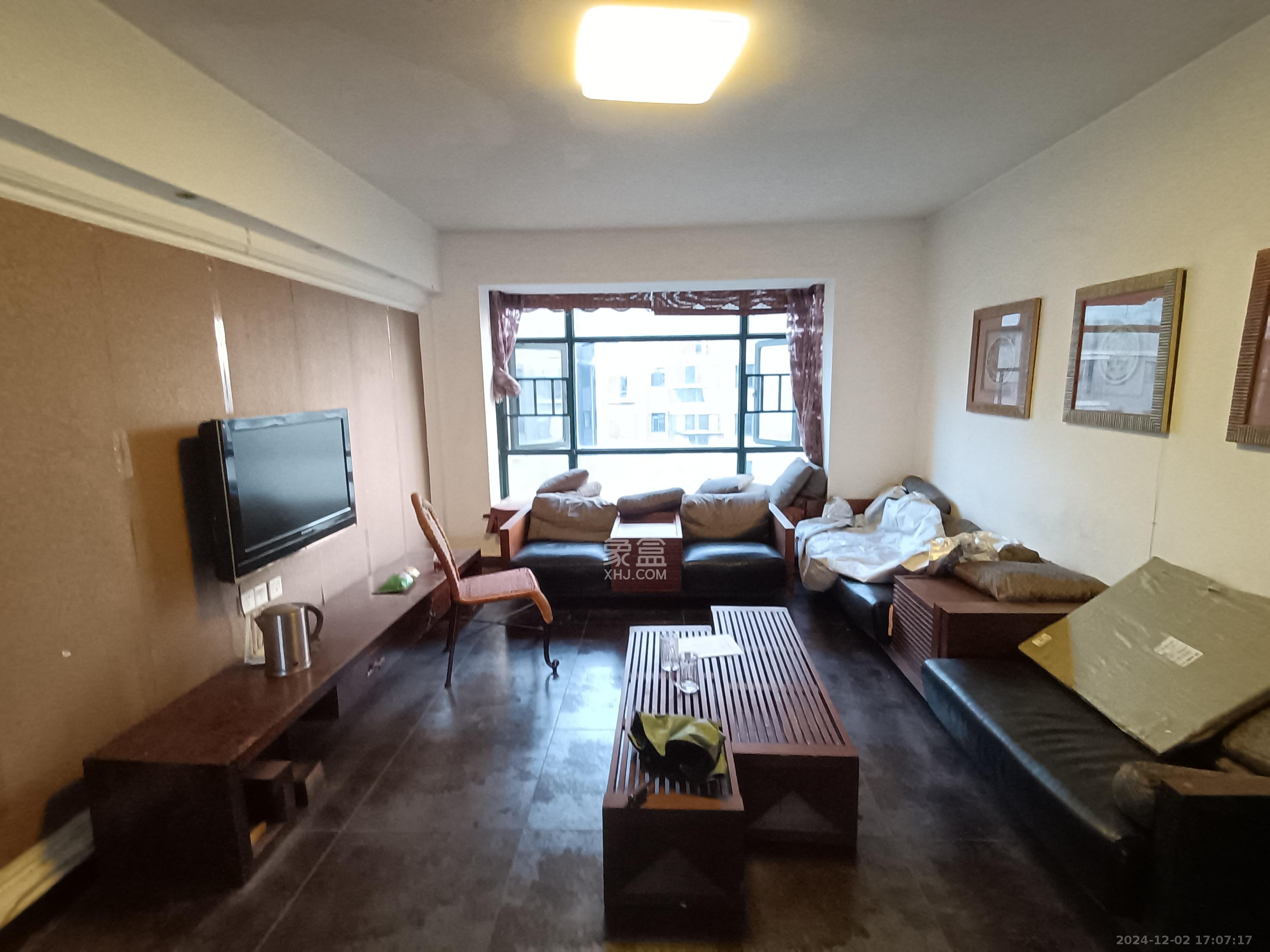 富景园 3室2厅1卫 3400.0元/月 富景园 3室2厅1卫 3400.0元/月室内图