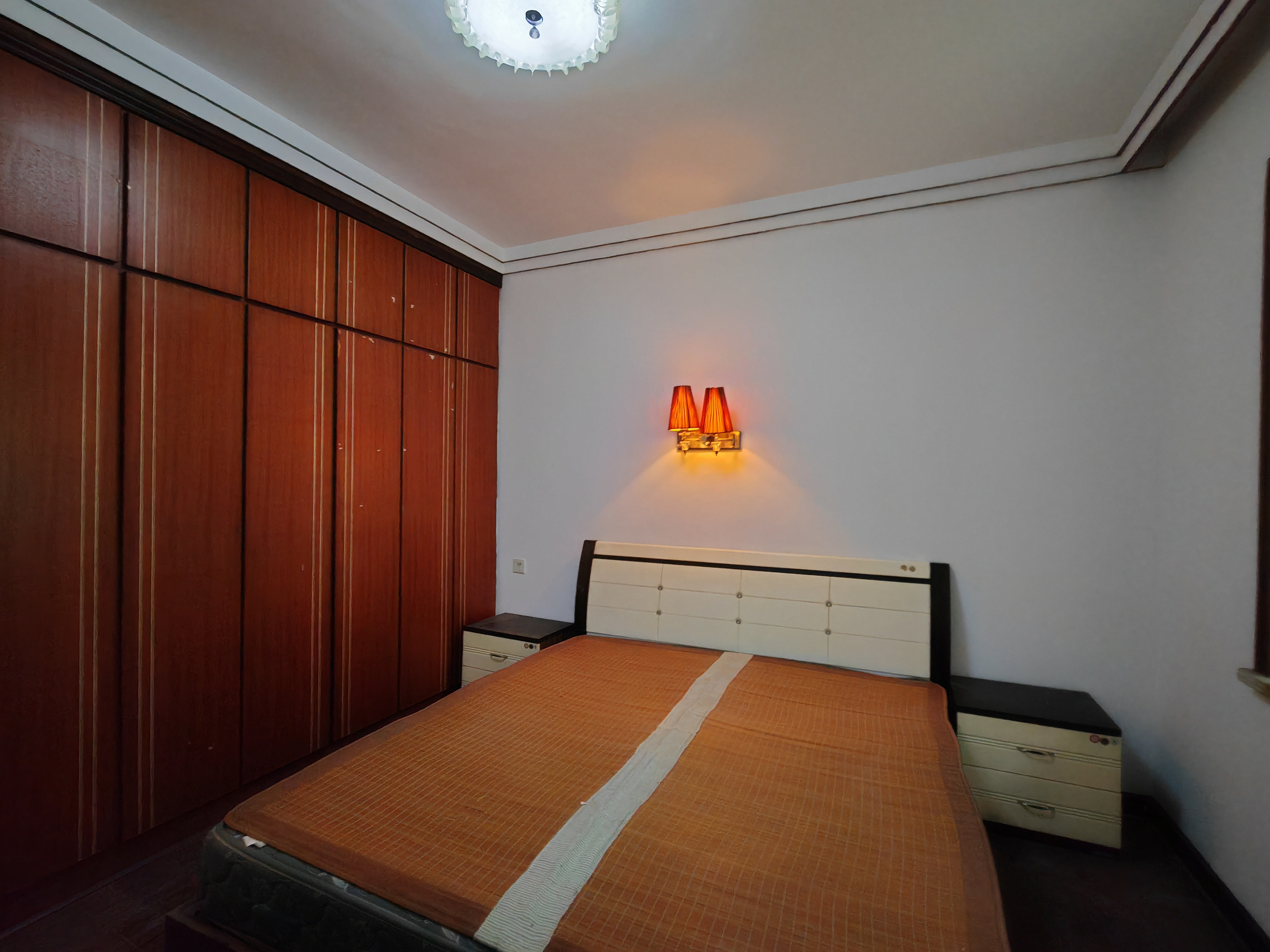 马良小区  2室2厅2卫    1200.0元/月 马良小区  2室2厅2卫    1200.0元/月室内图