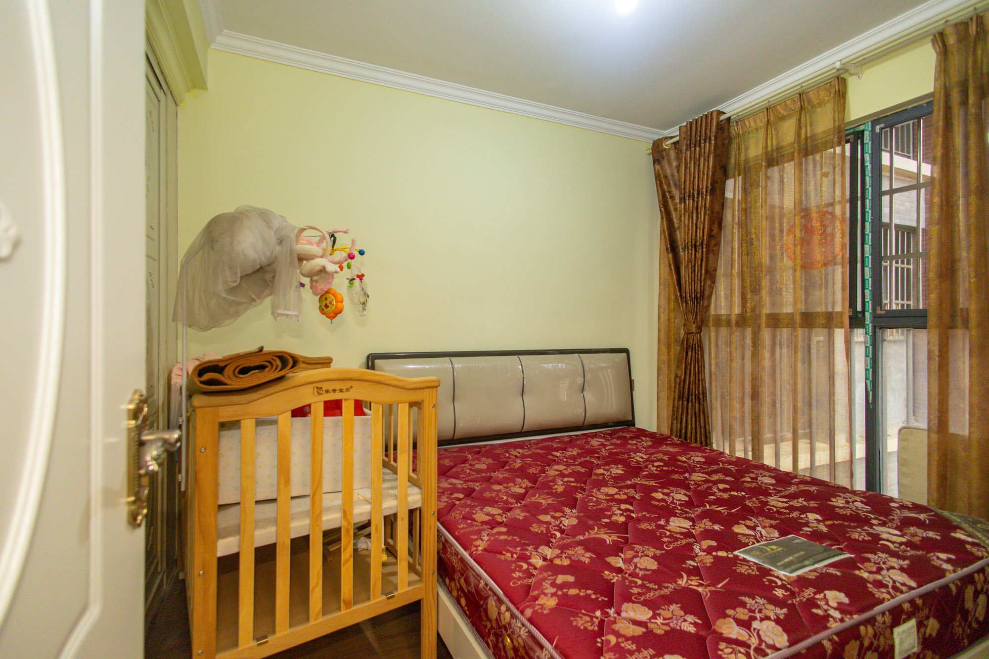 华润凤凰城二期 3室2厅2卫 90.0万 华润凤凰城二期 3室2厅2卫 90.0万卧室