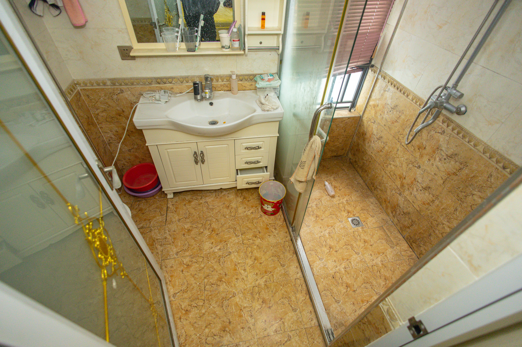 华润凤凰城二期 3室2厅2卫 90.0万 华润凤凰城二期 3室2厅2卫 90.0万卫生间