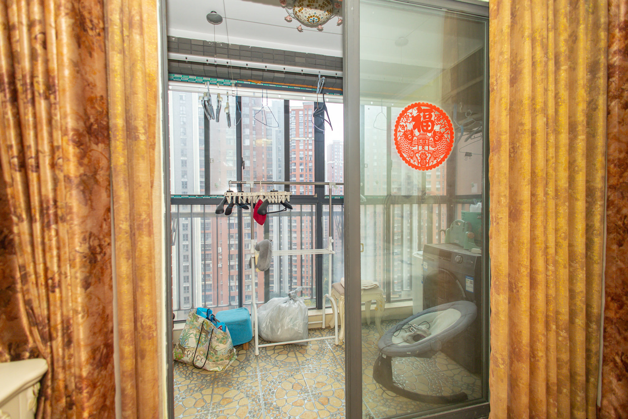 华润凤凰城二期 3室2厅2卫 90.0万 华润凤凰城二期 3室2厅2卫 90.0万阳台